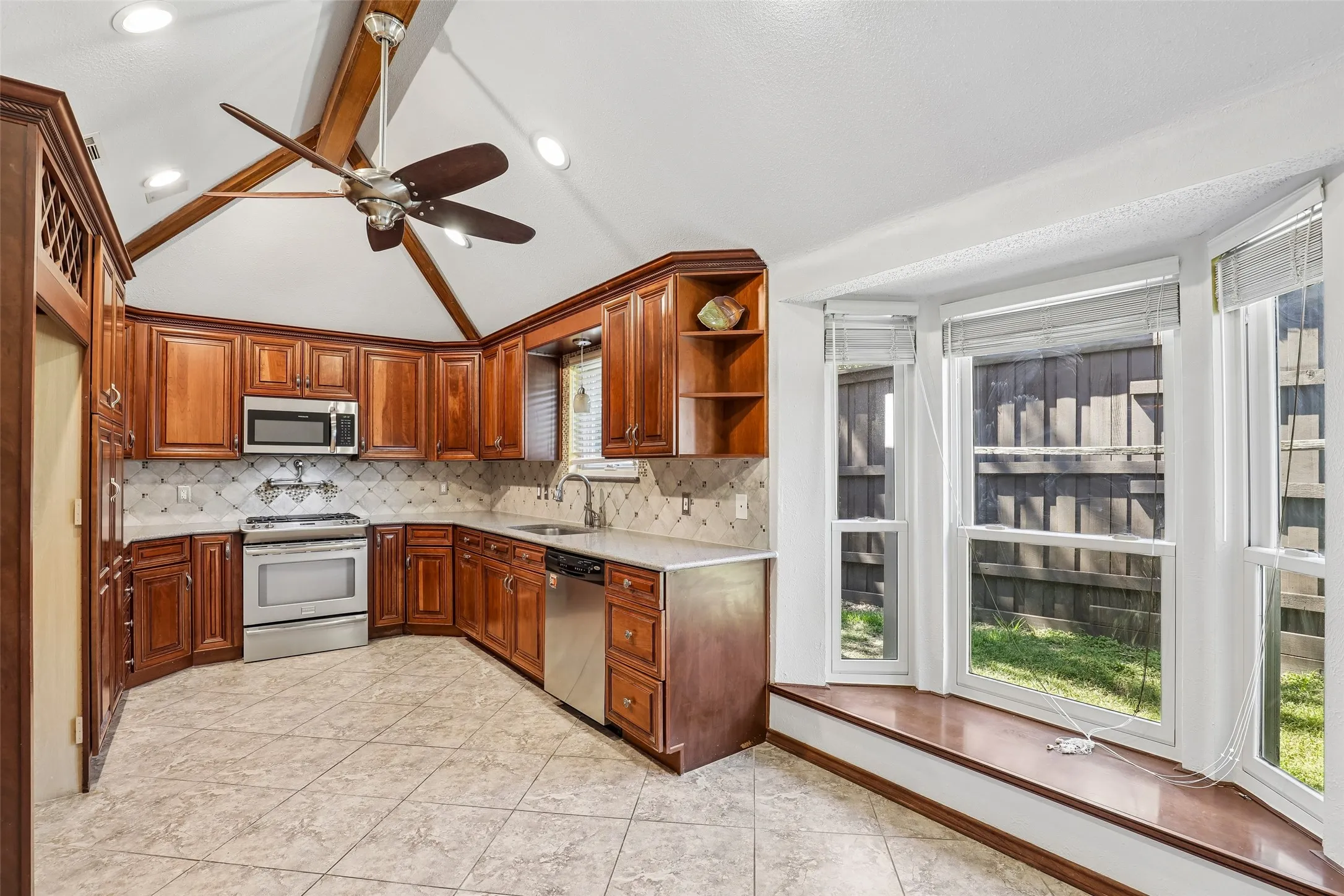 Single Family Residence For Sale in Collin County , 2321 Piedra Drive, Plano, Texas 75023, 4 Bedroom, 2 Bathroom, 2 Garage spaces, 2,184 Sqft, built in 1983, mls#21380885, Real Estate Agent in Plano, Homes For Sale in Collin county, Homes For Sale in Plano, Realtor in Plano Texas, Real Estate Brokerage Independent Realty Texas, Luminita Cordes Realtor