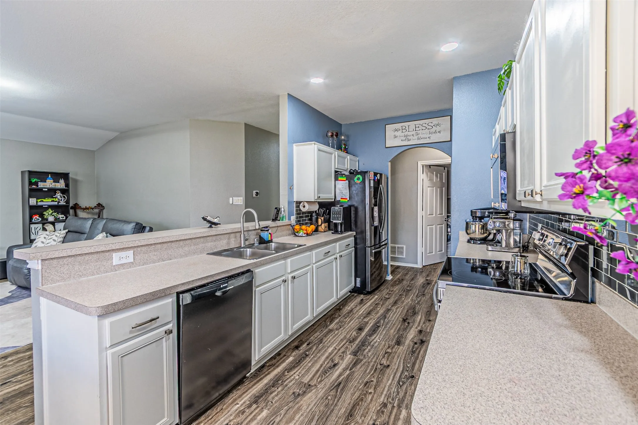 Single Family Residence For Sale in Kaufman County , 114 Freedom Trail, Forney, Texas 75126, 3 Bedroom, 2 Bathroom, 2 Garage spaces, 1,832 Sqft, built in 2004, mls#21383686, Real Estate Agent in Forney, Homes For Sale in Kaufman county, Homes For Sale in Forney, Realtor in Forney Texas, Real Estate Brokerage Independent Realty Texas, Luminita Cordes Realtor