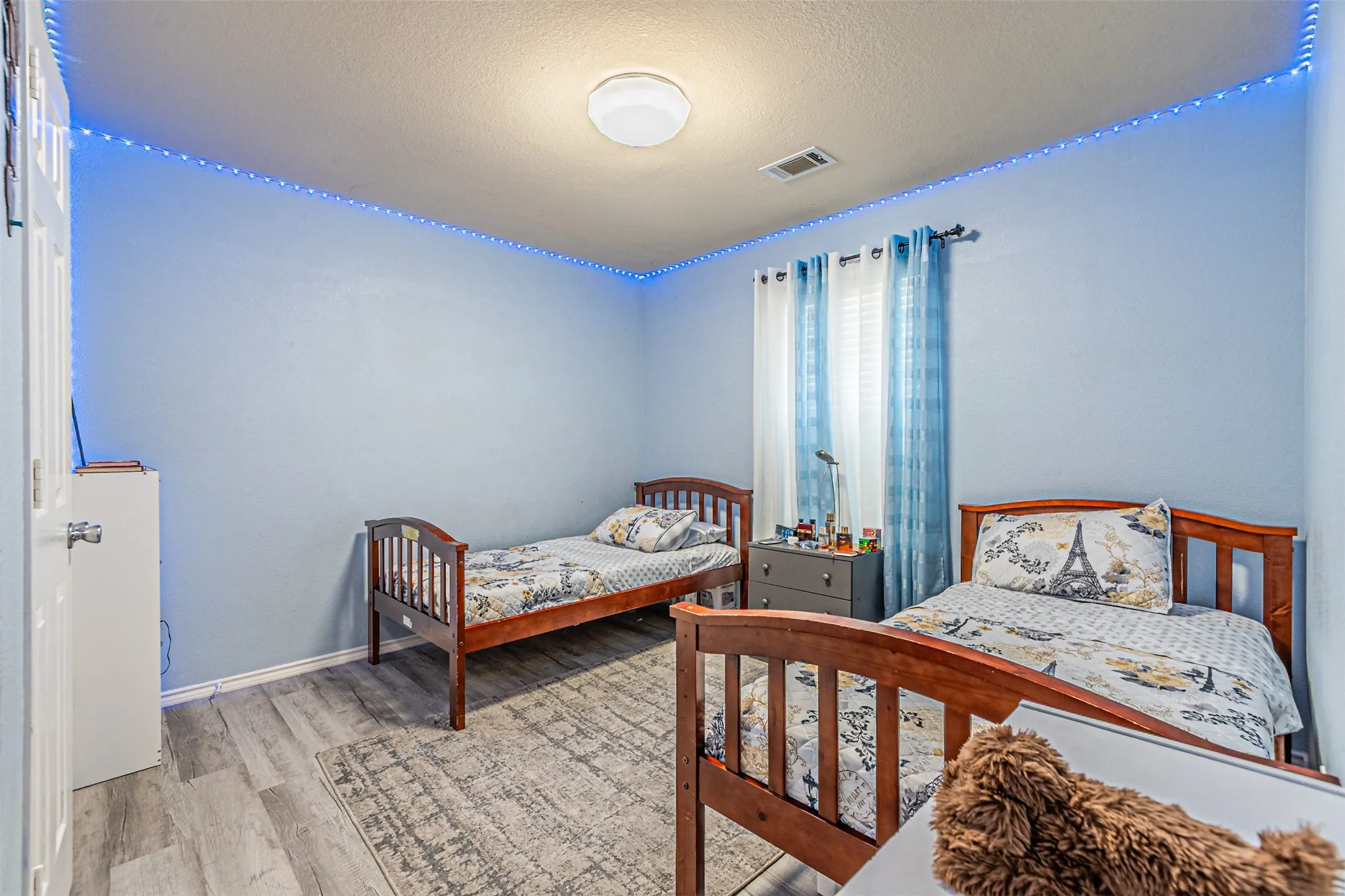 Single Family Residence For Sale in Kaufman County , 114 Freedom Trail, Forney, Texas 75126, 3 Bedroom, 2 Bathroom, 2 Garage spaces, 1,832 Sqft, built in 2004, mls#21383686, Real Estate Agent in Forney, Homes For Sale in Kaufman county, Homes For Sale in Forney, Realtor in Forney Texas, Real Estate Brokerage Independent Realty Texas, Luminita Cordes Realtor