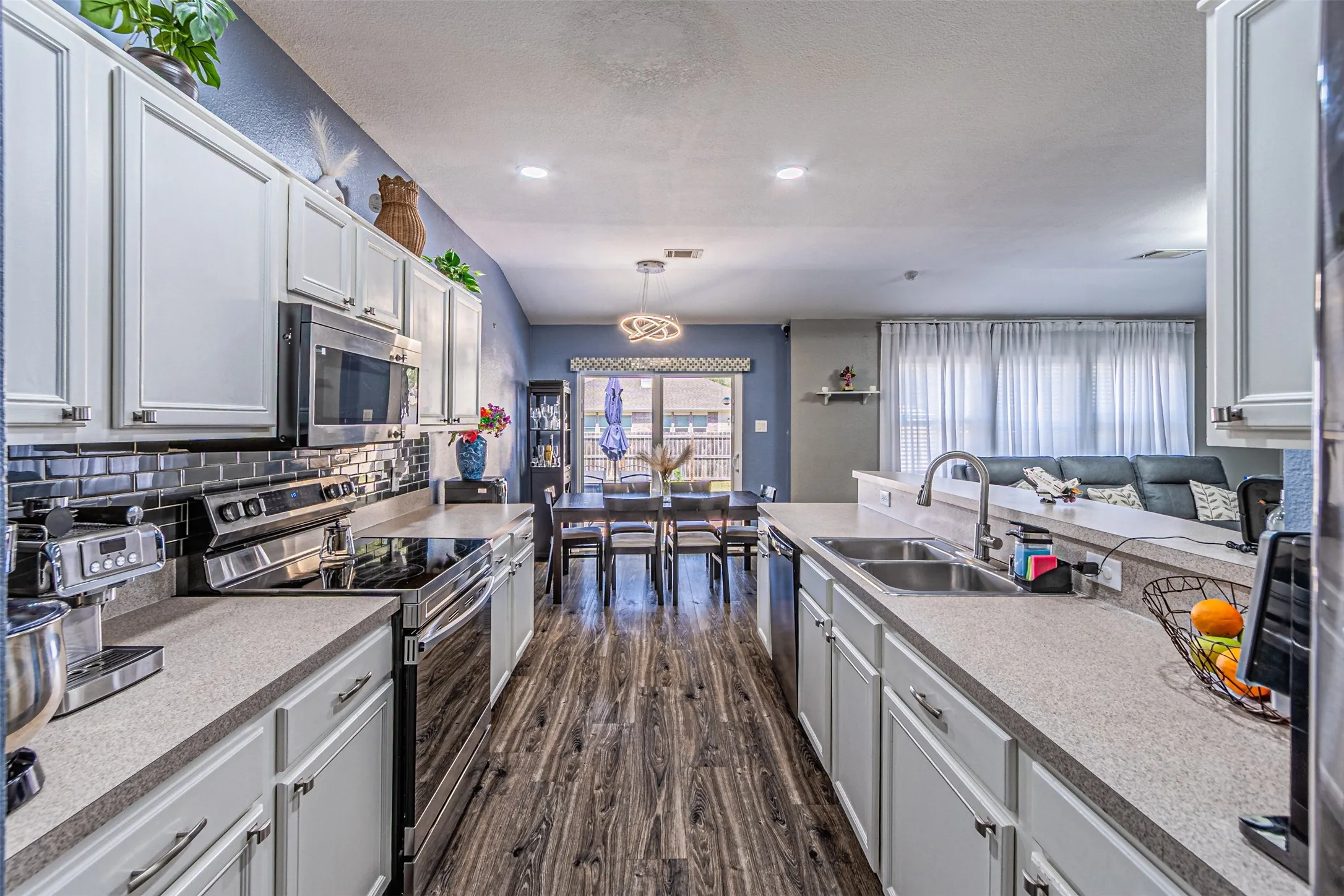 Single Family Residence For Sale in Kaufman County , 114 Freedom Trail, Forney, Texas 75126, 3 Bedroom, 2 Bathroom, 2 Garage spaces, 1,832 Sqft, built in 2004, mls#21383686, Real Estate Agent in Forney, Homes For Sale in Kaufman county, Homes For Sale in Forney, Realtor in Forney Texas, Real Estate Brokerage Independent Realty Texas, Luminita Cordes Realtor