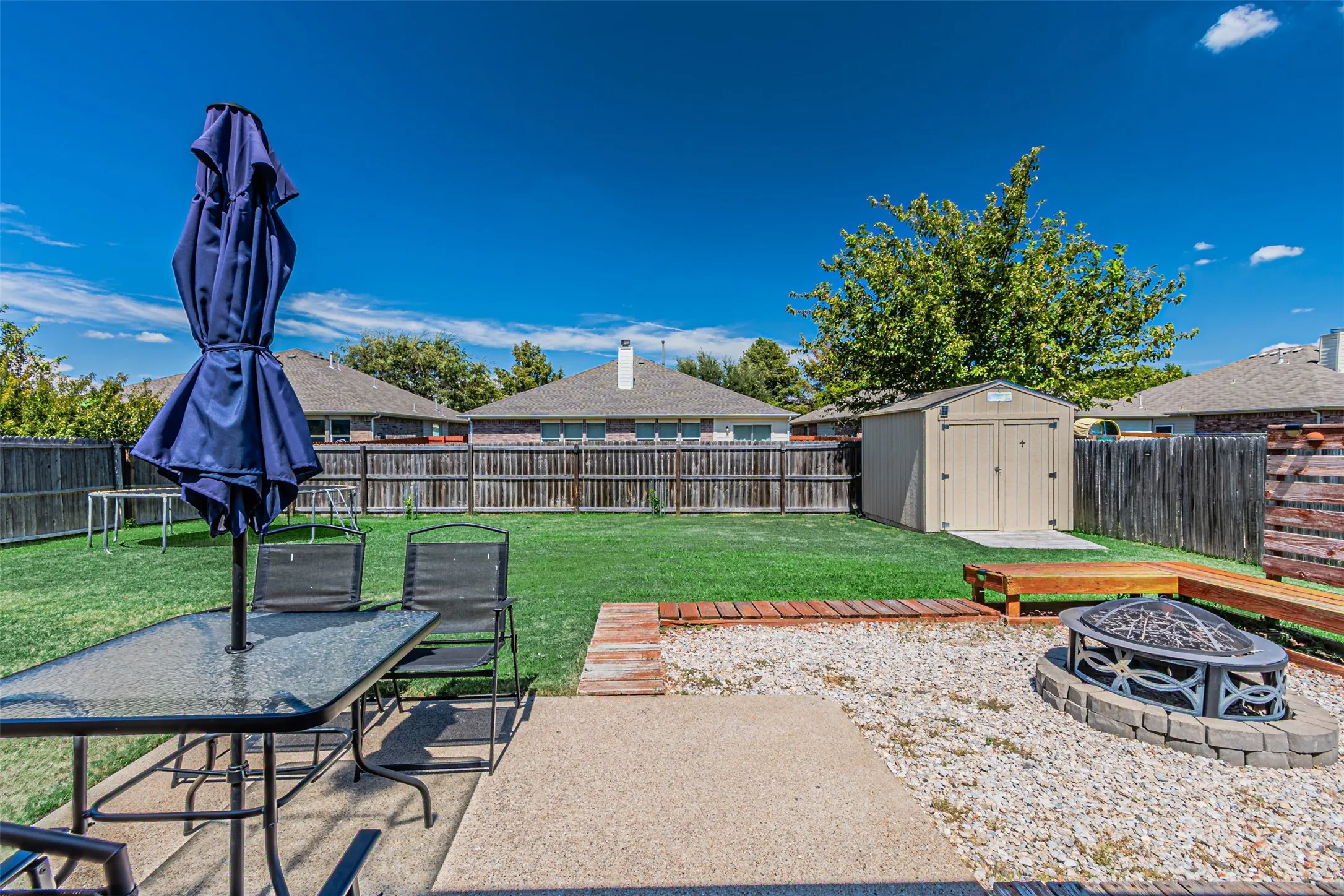 Single Family Residence For Sale in Kaufman County , 114 Freedom Trail, Forney, Texas 75126, 3 Bedroom, 2 Bathroom, 2 Garage spaces, 1,832 Sqft, built in 2004, mls#21383686, Real Estate Agent in Forney, Homes For Sale in Kaufman county, Homes For Sale in Forney, Realtor in Forney Texas, Real Estate Brokerage Independent Realty Texas, Luminita Cordes Realtor