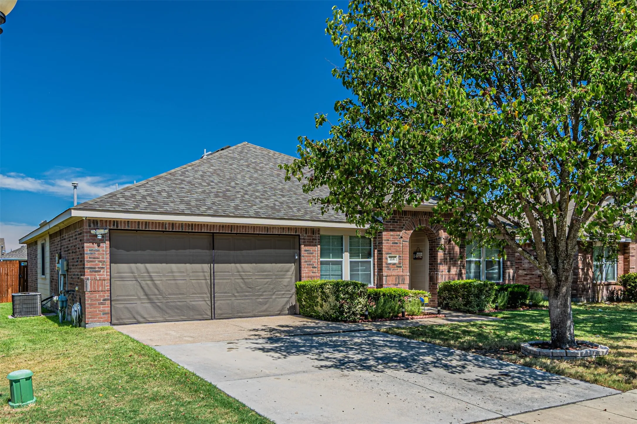 Single Family Residence For Sale in Kaufman County , 114 Freedom Trail, Forney, Texas 75126, 3 Bedroom, 2 Bathroom, 2 Garage spaces, 1,832 Sqft, built in 2004, mls#21383686, Real Estate Agent in Forney, Homes For Sale in Kaufman county, Homes For Sale in Forney, Realtor in Forney Texas, Real Estate Brokerage Independent Realty Texas, Luminita Cordes Realtor