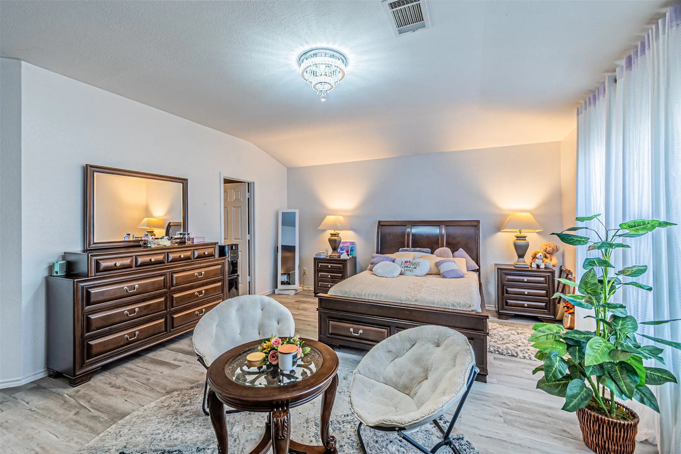 Single Family Residence For Sale in Kaufman County , 114 Freedom Trail, Forney, Texas 75126, 3 Bedroom, 2 Bathroom, 2 Garage spaces, 1,832 Sqft, built in 2004, mls#21383686, Real Estate Agent in Forney, Homes For Sale in Kaufman county, Homes For Sale in Forney, Realtor in Forney Texas, Real Estate Brokerage Independent Realty Texas, Luminita Cordes Realtor
