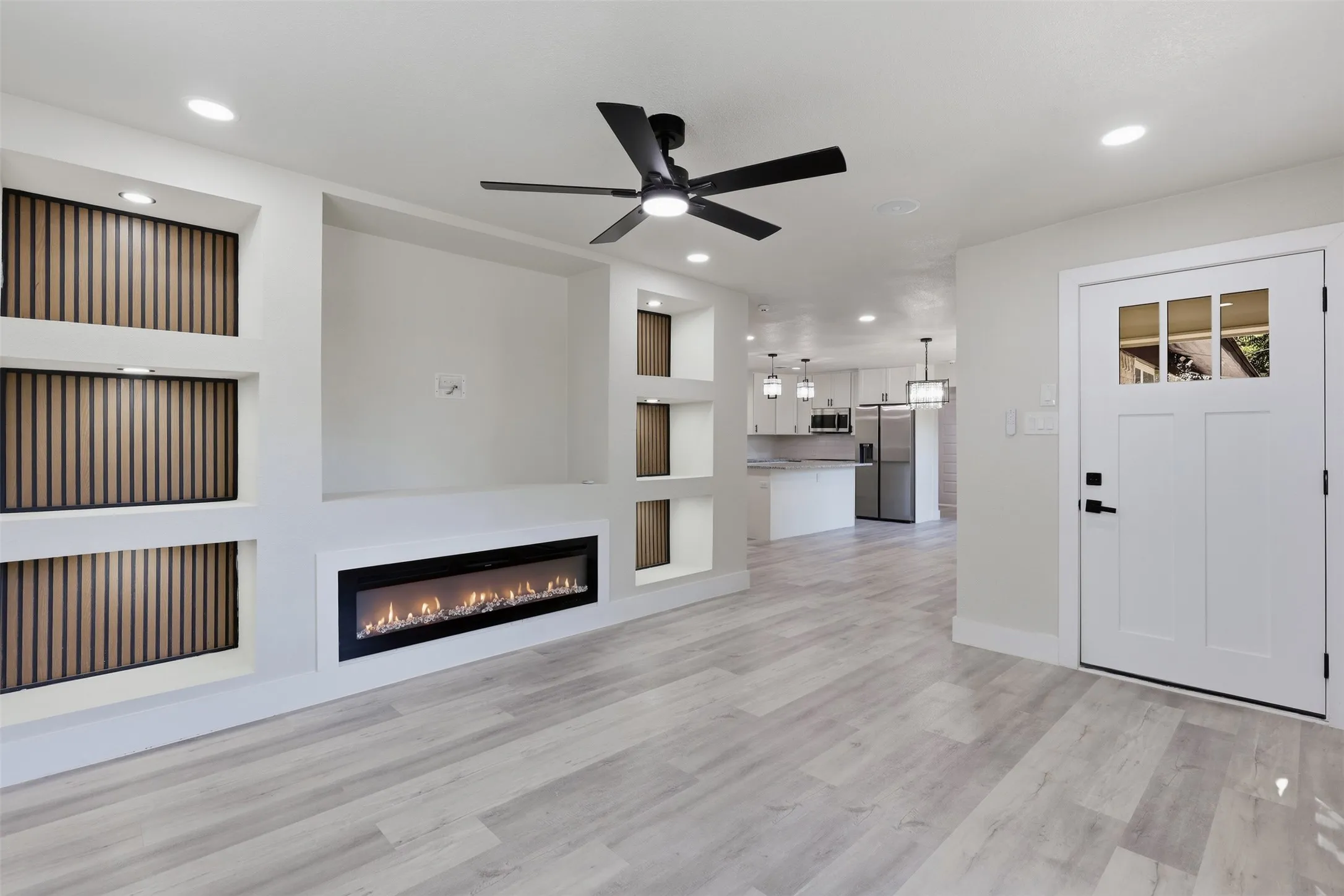 Single Family Residence For Sale in Johnson County , 905 N Wood Street, Cleburne, Texas 76033, 4 Bedroom, 3 Bathroom, Garage spaces, 1,704 Sqft, built in 1965, mls#21384994, Real Estate Agent in Cleburne, Homes For Sale in Johnson county, Homes For Sale in Cleburne, Realtor in Cleburne Texas, Real Estate Brokerage Independent Realty Texas, Luminita Cordes Realtor
