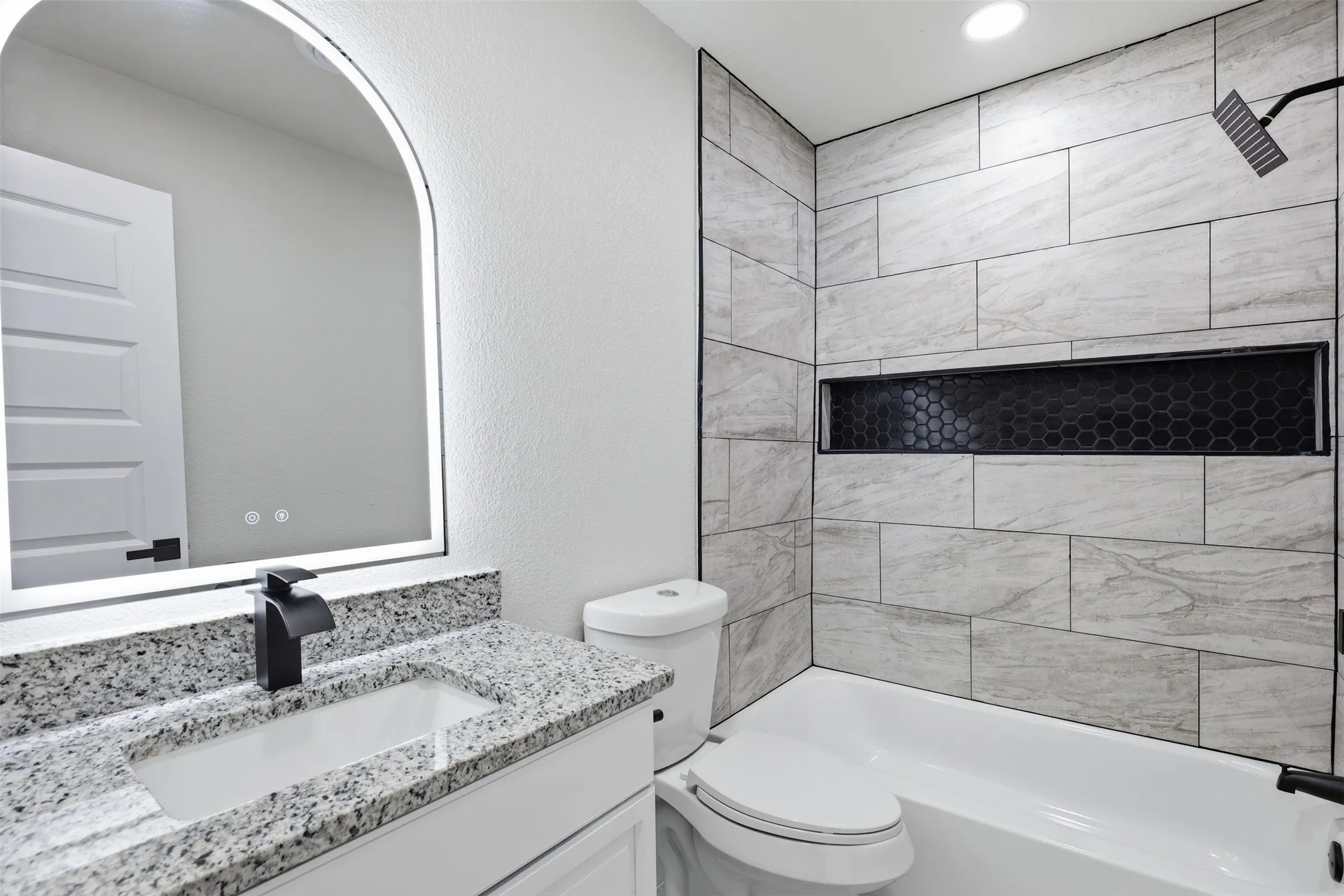 Single Family Residence For Sale in Johnson County , 905 N Wood Street, Cleburne, Texas 76033, 4 Bedroom, 3 Bathroom, Garage spaces, 1,704 Sqft, built in 1965, mls#21384994, Real Estate Agent in Cleburne, Homes For Sale in Johnson county, Homes For Sale in Cleburne, Realtor in Cleburne Texas, Real Estate Brokerage Independent Realty Texas, Luminita Cordes Realtor