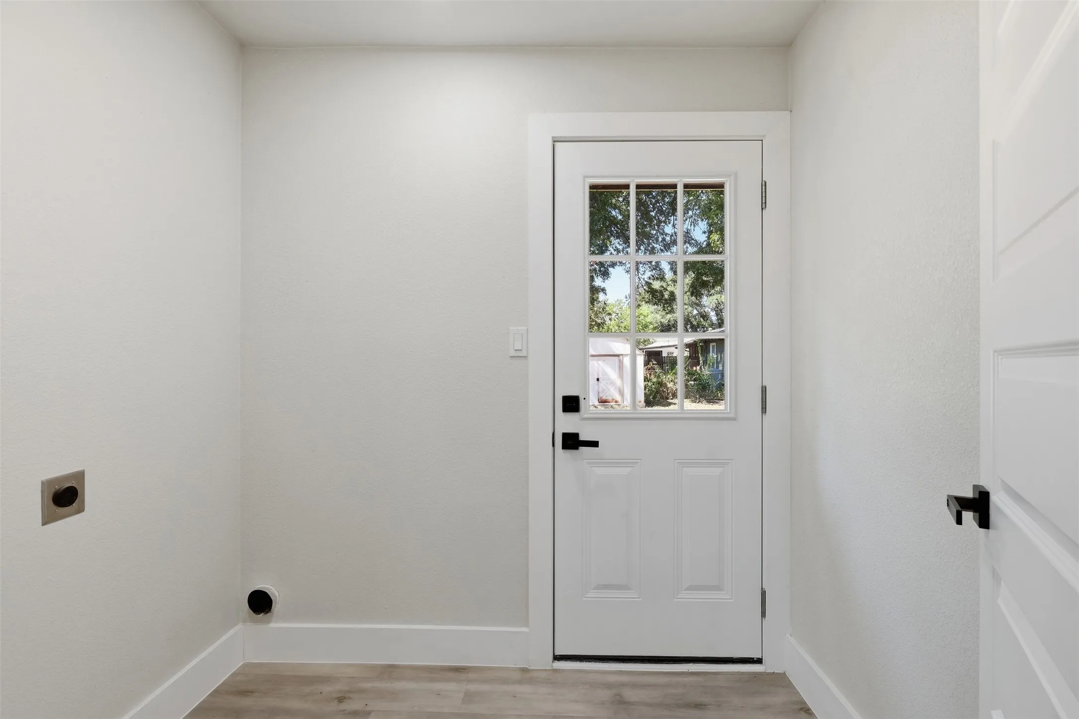 Single Family Residence For Sale in Johnson County , 905 N Wood Street, Cleburne, Texas 76033, 4 Bedroom, 3 Bathroom, Garage spaces, 1,704 Sqft, built in 1965, mls#21384994, Real Estate Agent in Cleburne, Homes For Sale in Johnson county, Homes For Sale in Cleburne, Realtor in Cleburne Texas, Real Estate Brokerage Independent Realty Texas, Luminita Cordes Realtor