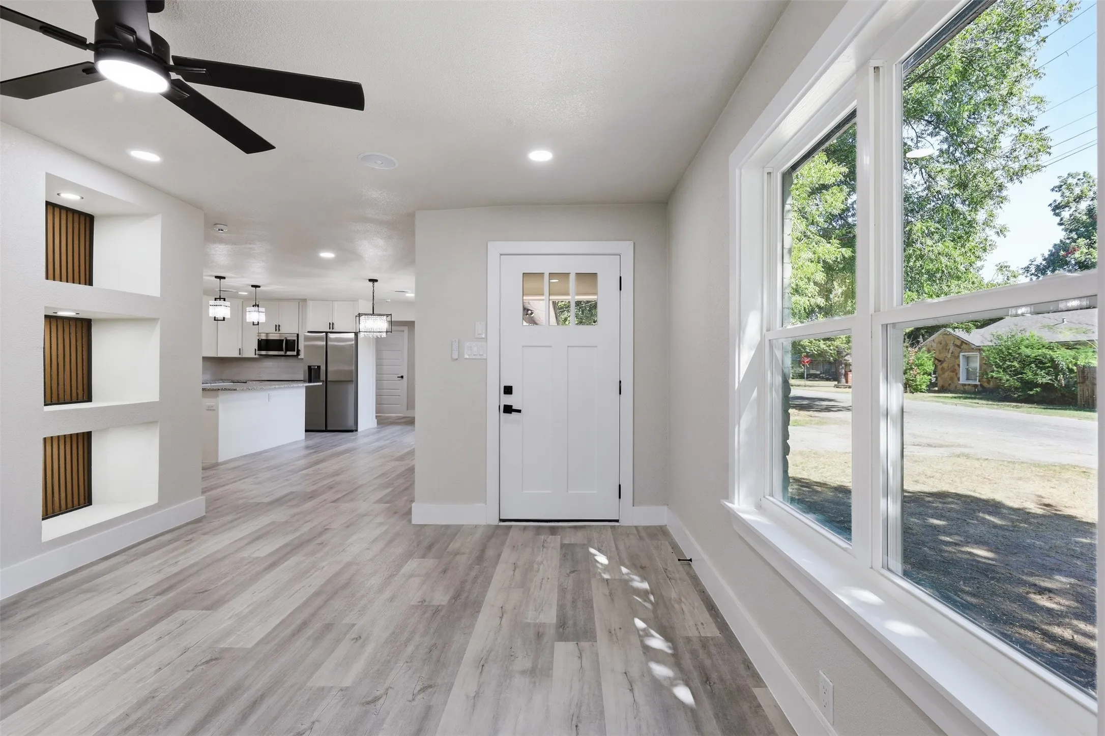 Single Family Residence For Sale in Johnson County , 905 N Wood Street, Cleburne, Texas 76033, 4 Bedroom, 3 Bathroom, Garage spaces, 1,704 Sqft, built in 1965, mls#21384994, Real Estate Agent in Cleburne, Homes For Sale in Johnson county, Homes For Sale in Cleburne, Realtor in Cleburne Texas, Real Estate Brokerage Independent Realty Texas, Luminita Cordes Realtor