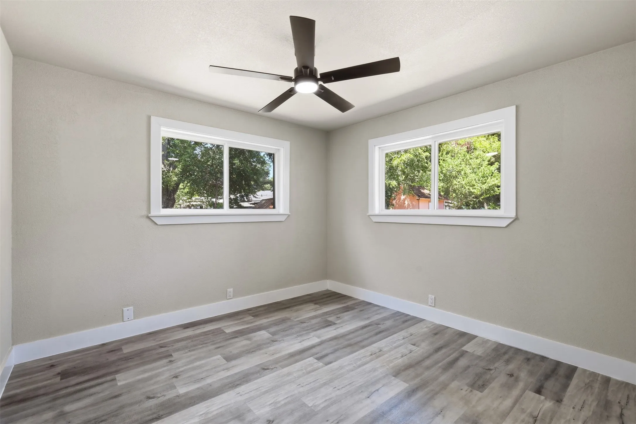 Single Family Residence For Sale in Johnson County , 905 N Wood Street, Cleburne, Texas 76033, 4 Bedroom, 3 Bathroom, Garage spaces, 1,704 Sqft, built in 1965, mls#21384994, Real Estate Agent in Cleburne, Homes For Sale in Johnson county, Homes For Sale in Cleburne, Realtor in Cleburne Texas, Real Estate Brokerage Independent Realty Texas, Luminita Cordes Realtor