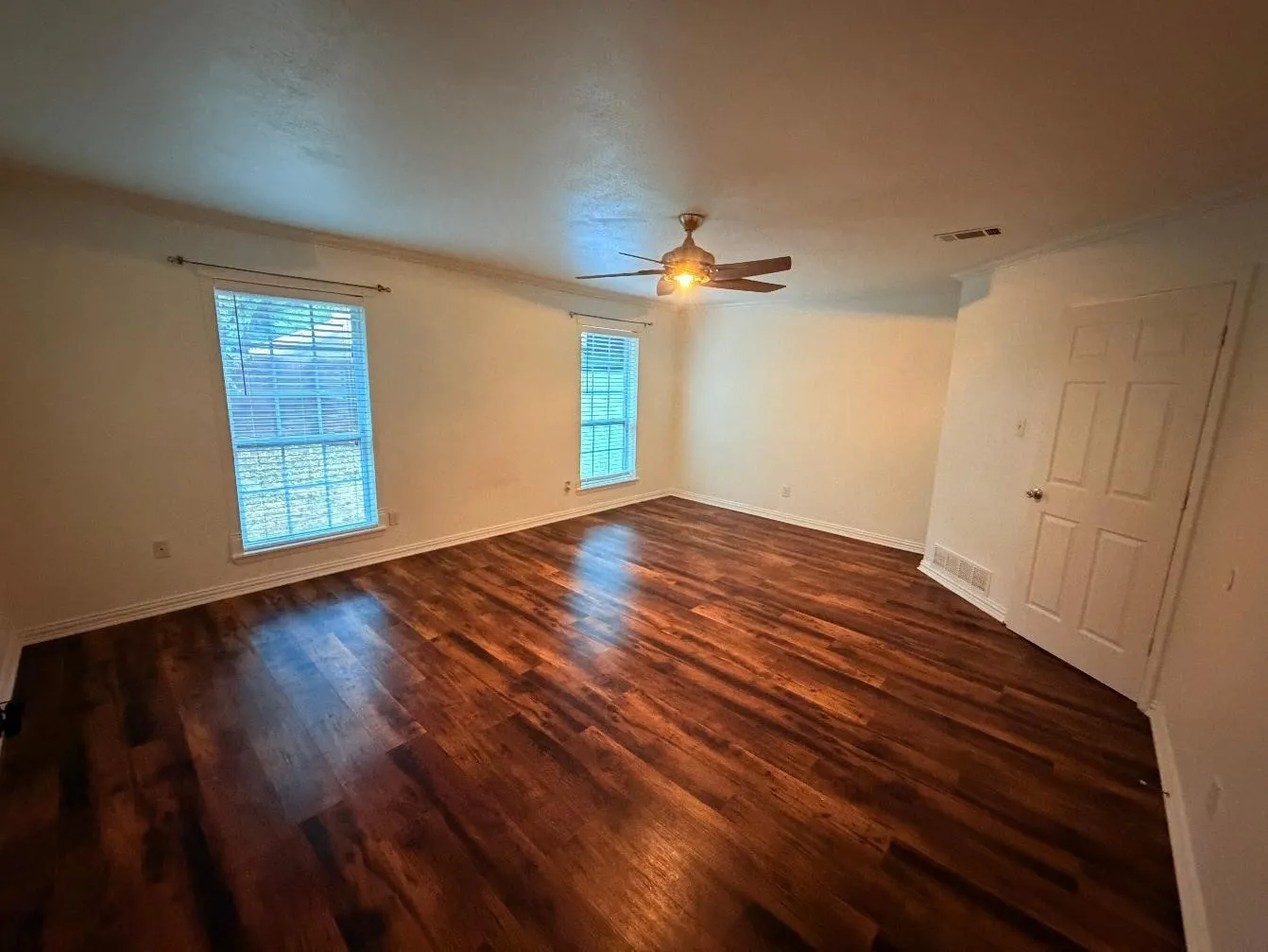Single Family Residence For Rent in Denton County , 2206 Old Mill Road, Carrollton, Texas 75007, 3 Bedroom, 2 Bathroom, 2 Garage spaces, 1,893 Sqft, built in 1980, mls#21385060, Real Estate Agent in Carrollton, Homes For Rent in Denton county, Homes For Rent in Carrollton, Realtor in Carrollton Texas, Real Estate Brokerage Independent Realty Texas, Luminita Cordes Realtor