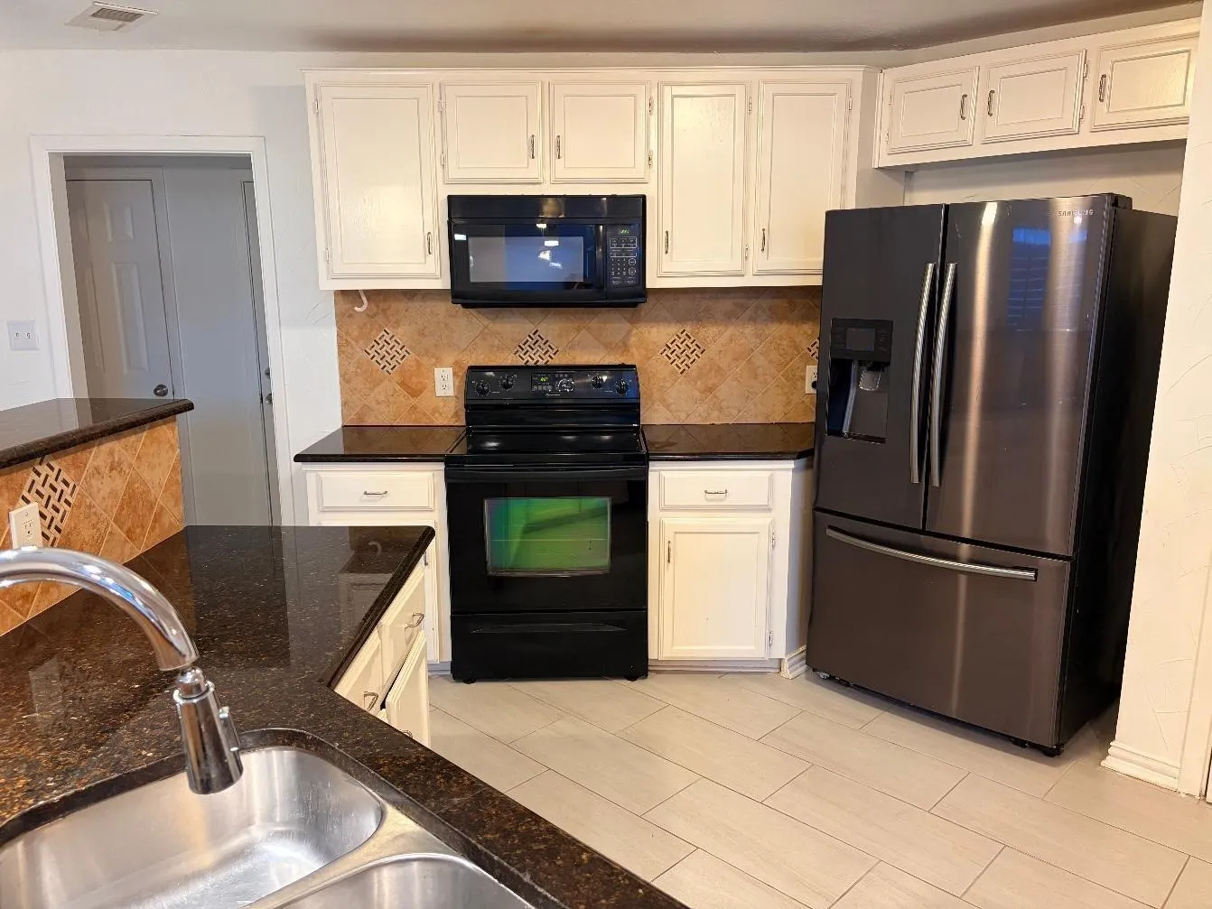 Single Family Residence For Rent in Denton County , 2206 Old Mill Road, Carrollton, Texas 75007, 3 Bedroom, 2 Bathroom, 2 Garage spaces, 1,893 Sqft, built in 1980, mls#21385060, Real Estate Agent in Carrollton, Homes For Rent in Denton county, Homes For Rent in Carrollton, Realtor in Carrollton Texas, Real Estate Brokerage Independent Realty Texas, Luminita Cordes Realtor