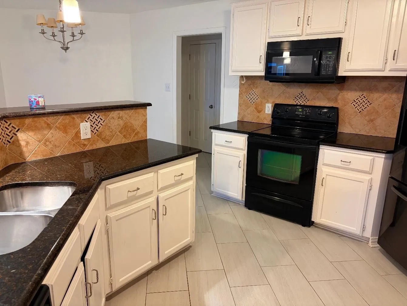 Single Family Residence For Rent in Denton County , 2206 Old Mill Road, Carrollton, Texas 75007, 3 Bedroom, 2 Bathroom, 2 Garage spaces, 1,893 Sqft, built in 1980, mls#21385060, Real Estate Agent in Carrollton, Homes For Rent in Denton county, Homes For Rent in Carrollton, Realtor in Carrollton Texas, Real Estate Brokerage Independent Realty Texas, Luminita Cordes Realtor