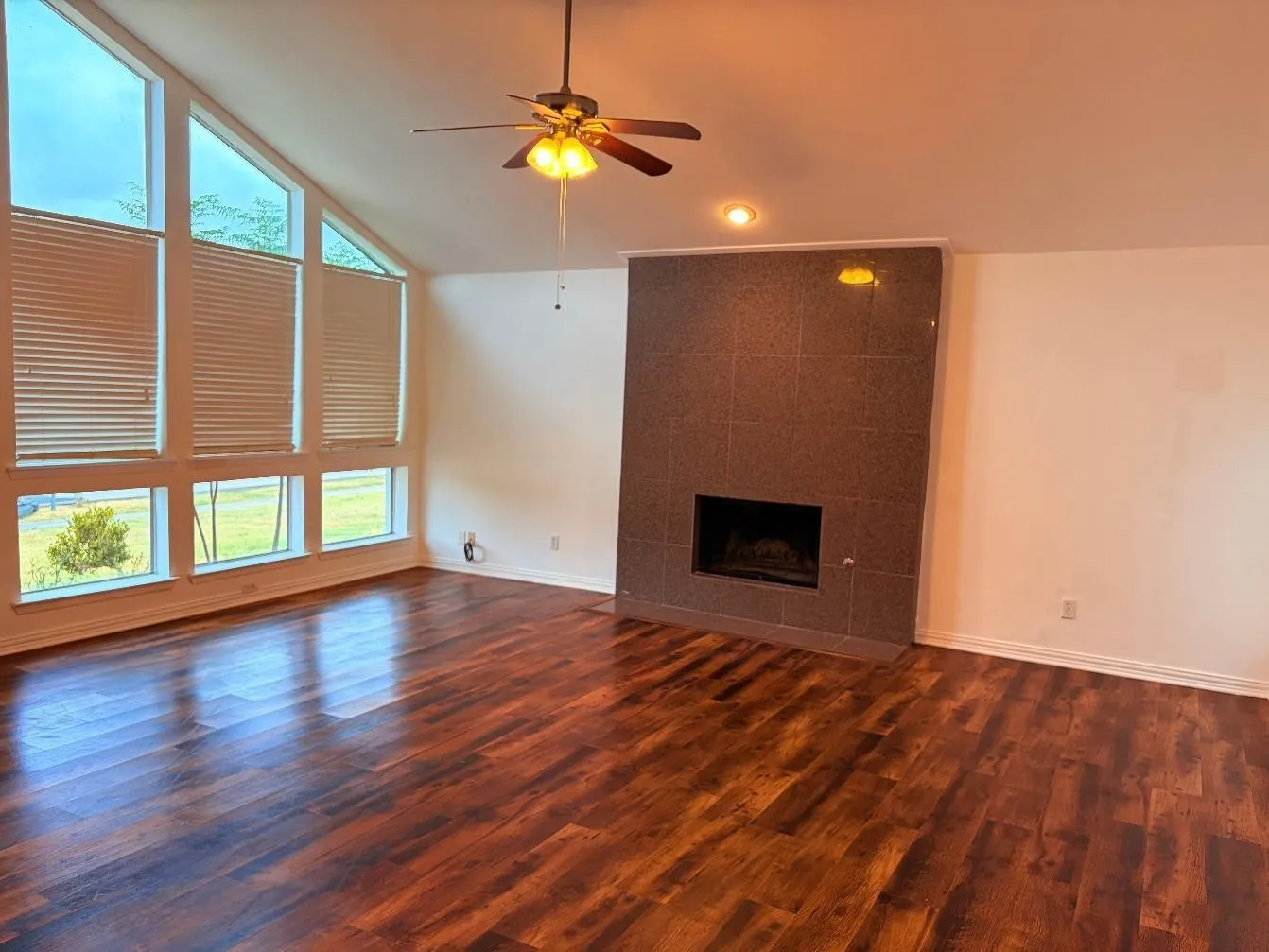 Single Family Residence For Rent in Denton County , 2206 Old Mill Road, Carrollton, Texas 75007, 3 Bedroom, 2 Bathroom, 2 Garage spaces, 1,893 Sqft, built in 1980, mls#21385060, Real Estate Agent in Carrollton, Homes For Rent in Denton county, Homes For Rent in Carrollton, Realtor in Carrollton Texas, Real Estate Brokerage Independent Realty Texas, Luminita Cordes Realtor