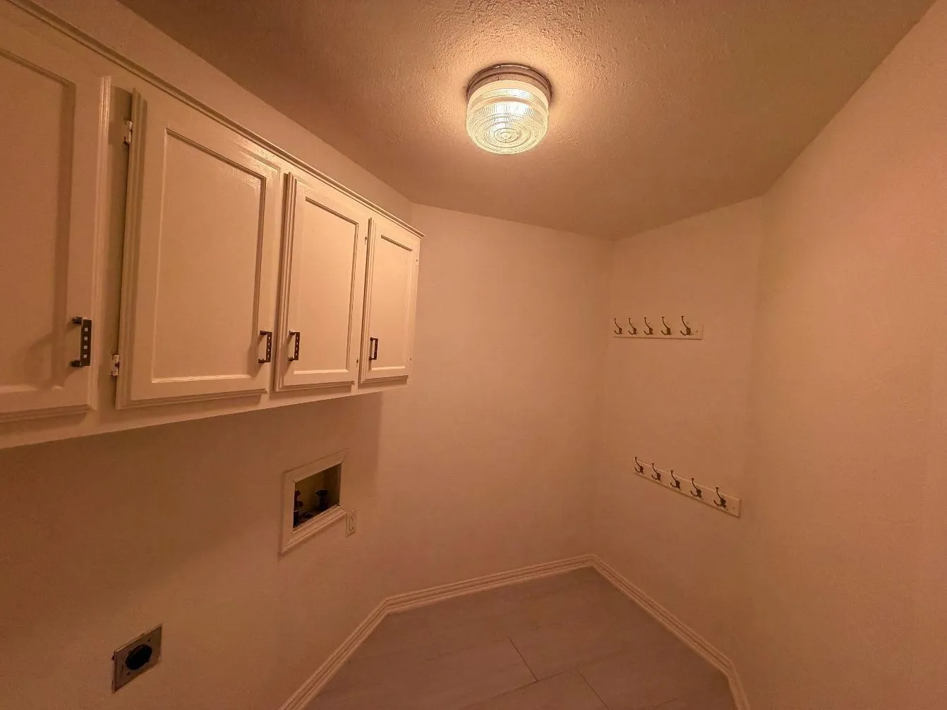 Single Family Residence For Rent in Denton County , 2206 Old Mill Road, Carrollton, Texas 75007, 3 Bedroom, 2 Bathroom, 2 Garage spaces, 1,893 Sqft, built in 1980, mls#21385060, Real Estate Agent in Carrollton, Homes For Rent in Denton county, Homes For Rent in Carrollton, Realtor in Carrollton Texas, Real Estate Brokerage Independent Realty Texas, Luminita Cordes Realtor