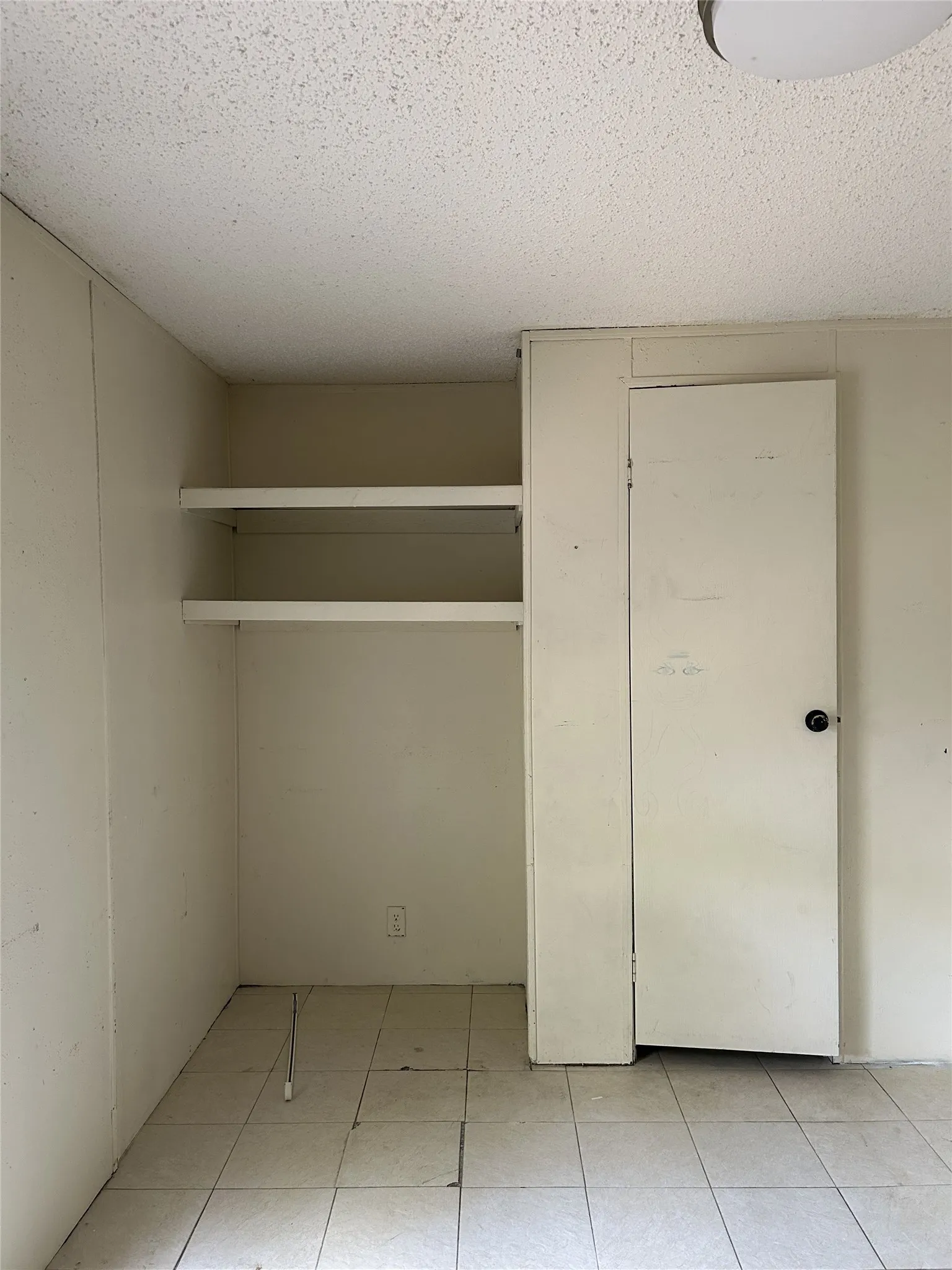Mobile Home For Sale in Dallas County , 2751 Breezewood Lane, Lancaster, Texas 75146, 2 Bedroom, 2 Bathroom, Garage spaces, 960 Sqft, built in 1994, mls#21385062, Real Estate Agent in Lancaster, Homes For Sale in Dallas county, Homes For Sale in Lancaster, Realtor in Lancaster Texas, Real Estate Brokerage Independent Realty Texas, Luminita Cordes Realtor