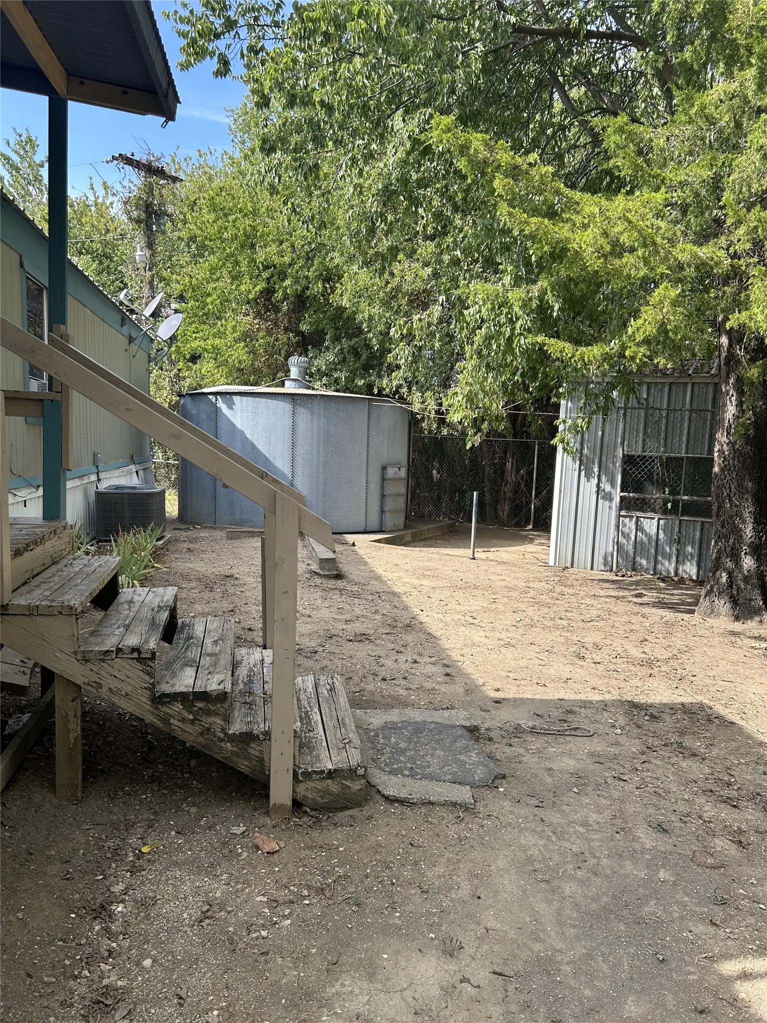 Mobile Home For Sale in Dallas County , 2751 Breezewood Lane, Lancaster, Texas 75146, 2 Bedroom, 2 Bathroom, Garage spaces, 960 Sqft, built in 1994, mls#21385062, Real Estate Agent in Lancaster, Homes For Sale in Dallas county, Homes For Sale in Lancaster, Realtor in Lancaster Texas, Real Estate Brokerage Independent Realty Texas, Luminita Cordes Realtor