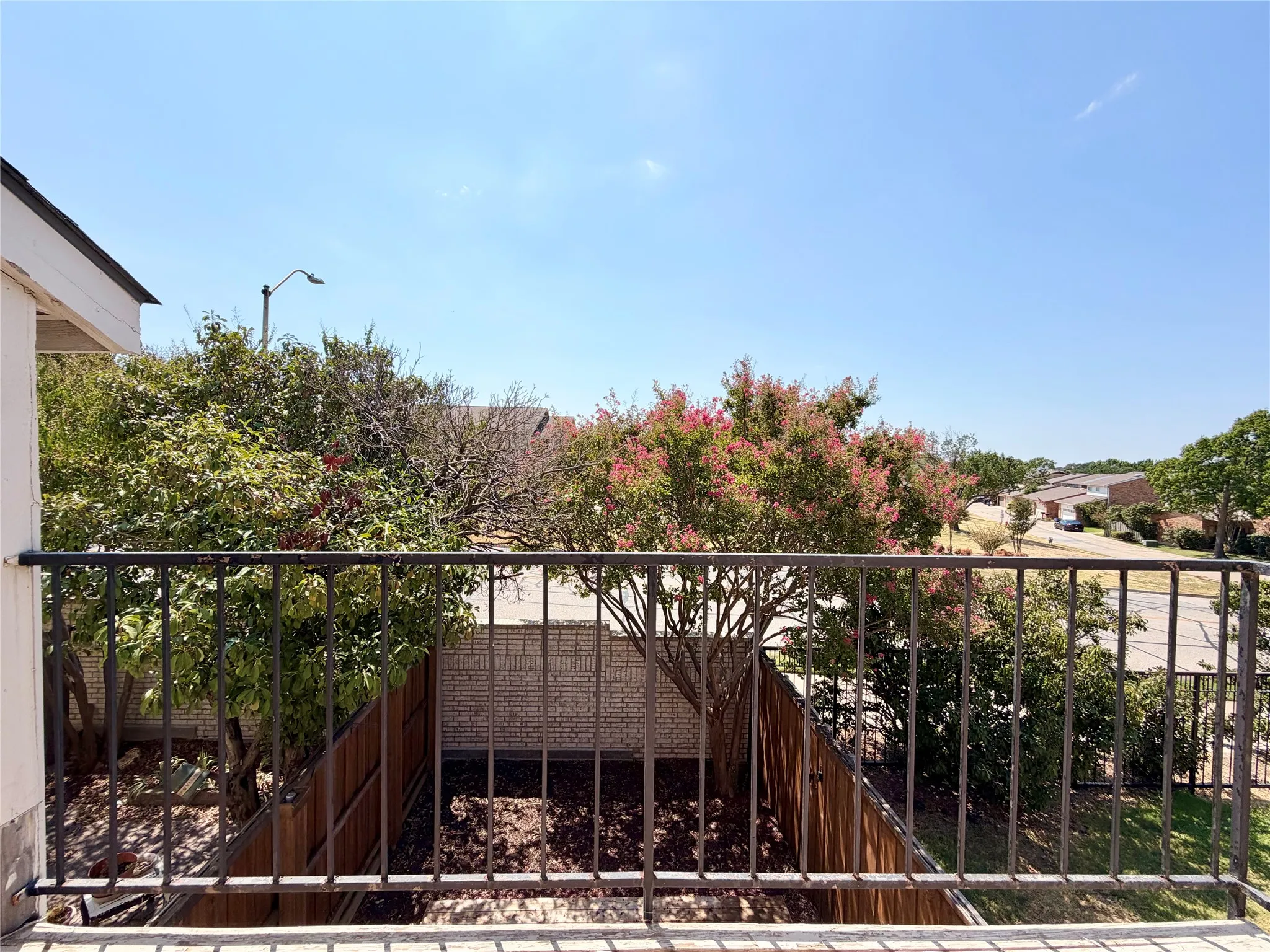 Condominium For Rent in Dallas County , 3635 Garden Brook Drive 2400, Farmers Branch, Texas 75234, 1 Bedroom, 2 Bathroom, Garage spaces, 919 Sqft, built in 1983, mls#21385048, Real Estate Agent in Farmers Branch, Homes For Rent in Dallas county, Homes For Rent in Farmers Branch, Realtor in Farmers Branch Texas, Real Estate Brokerage Independent Realty Texas, Luminita Cordes Realtor