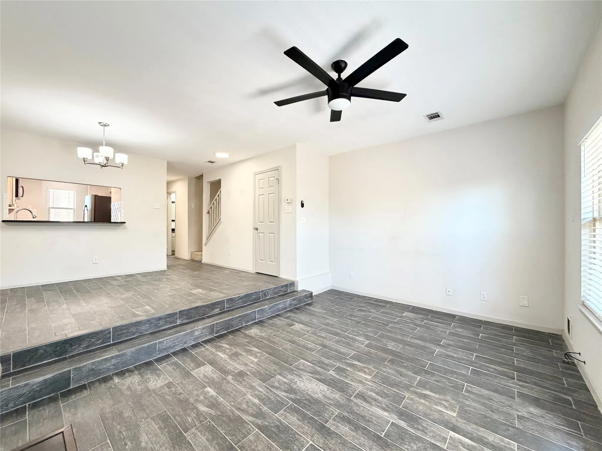 Condominium For Rent in Dallas County , 3635 Garden Brook Drive 2400, Farmers Branch, Texas 75234, 1 Bedroom, 2 Bathroom, Garage spaces, 919 Sqft, built in 1983, mls#21385048, Real Estate Agent in Farmers Branch, Homes For Rent in Dallas county, Homes For Rent in Farmers Branch, Realtor in Farmers Branch Texas, Real Estate Brokerage Independent Realty Texas, Luminita Cordes Realtor