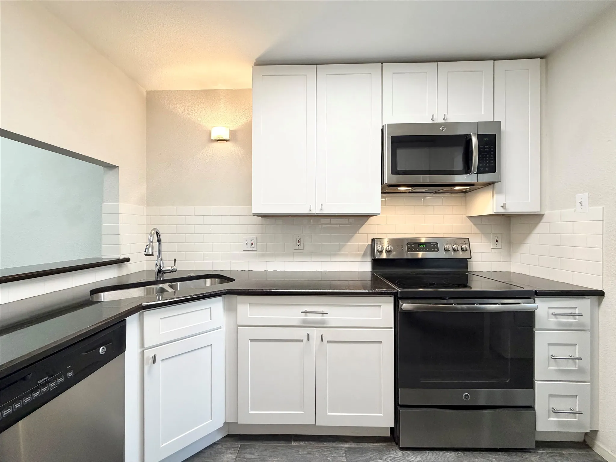 Condominium For Rent in Dallas County , 3635 Garden Brook Drive 2400, Farmers Branch, Texas 75234, 1 Bedroom, 2 Bathroom, Garage spaces, 919 Sqft, built in 1983, mls#21385048, Real Estate Agent in Farmers Branch, Homes For Rent in Dallas county, Homes For Rent in Farmers Branch, Realtor in Farmers Branch Texas, Real Estate Brokerage Independent Realty Texas, Luminita Cordes Realtor