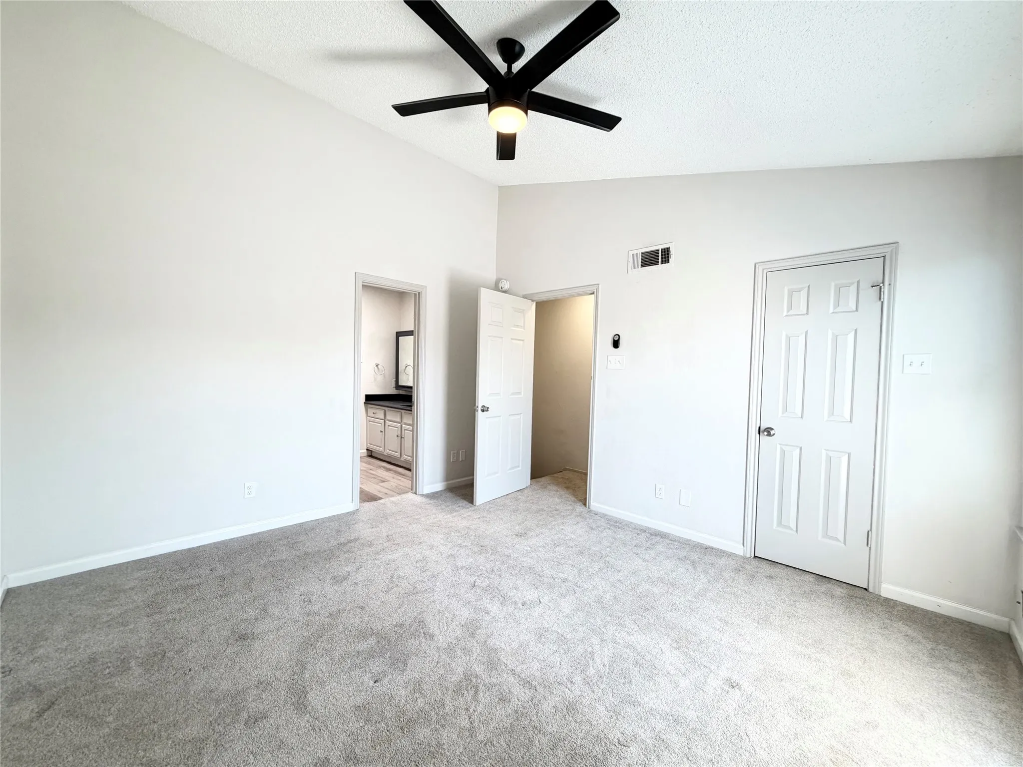 Condominium For Rent in Dallas County , 3635 Garden Brook Drive 2400, Farmers Branch, Texas 75234, 1 Bedroom, 2 Bathroom, Garage spaces, 919 Sqft, built in 1983, mls#21385048, Real Estate Agent in Farmers Branch, Homes For Rent in Dallas county, Homes For Rent in Farmers Branch, Realtor in Farmers Branch Texas, Real Estate Brokerage Independent Realty Texas, Luminita Cordes Realtor