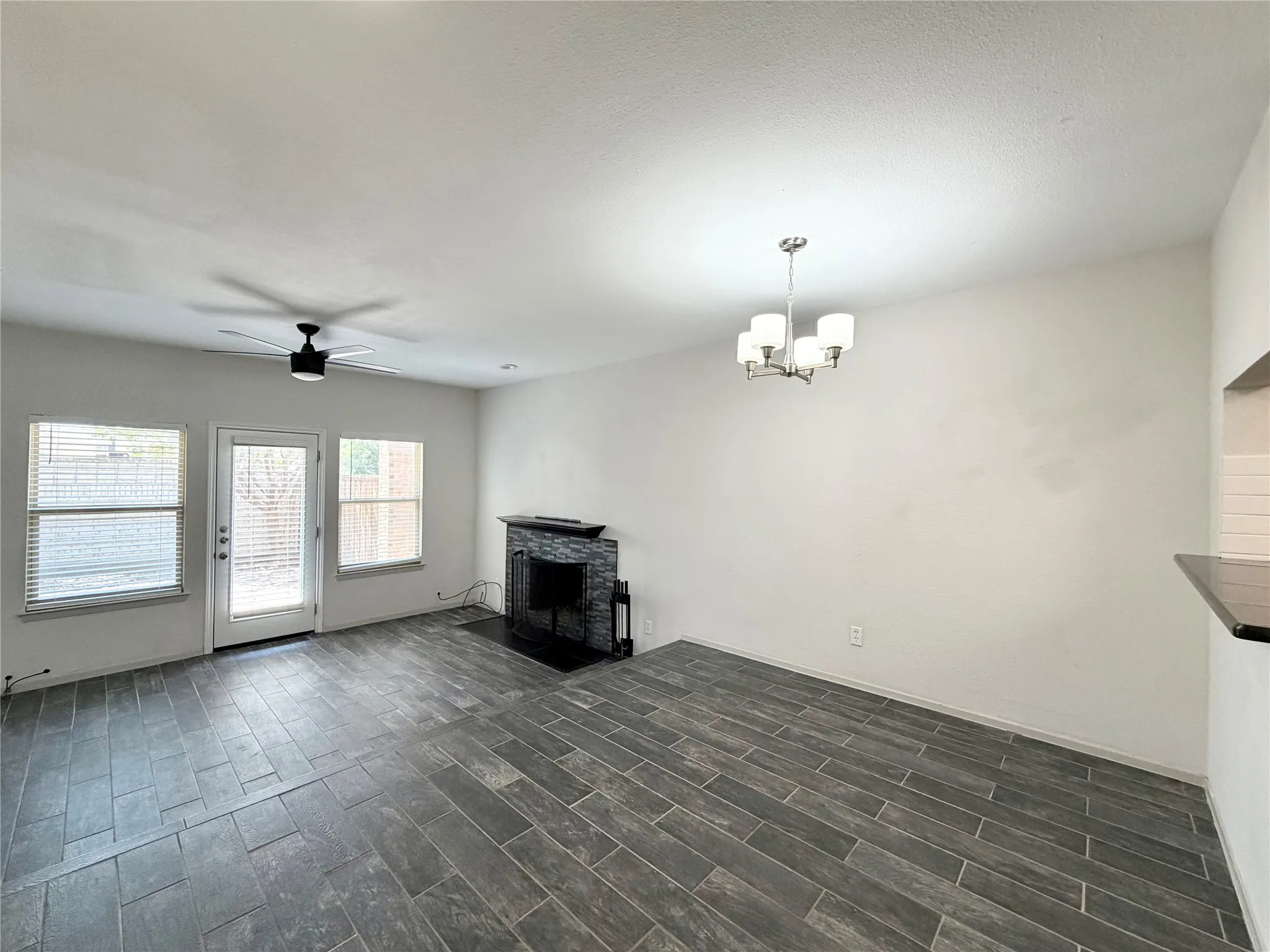 Condominium For Rent in Dallas County , 3635 Garden Brook Drive 2400, Farmers Branch, Texas 75234, 1 Bedroom, 2 Bathroom, Garage spaces, 919 Sqft, built in 1983, mls#21385048, Real Estate Agent in Farmers Branch, Homes For Rent in Dallas county, Homes For Rent in Farmers Branch, Realtor in Farmers Branch Texas, Real Estate Brokerage Independent Realty Texas, Luminita Cordes Realtor