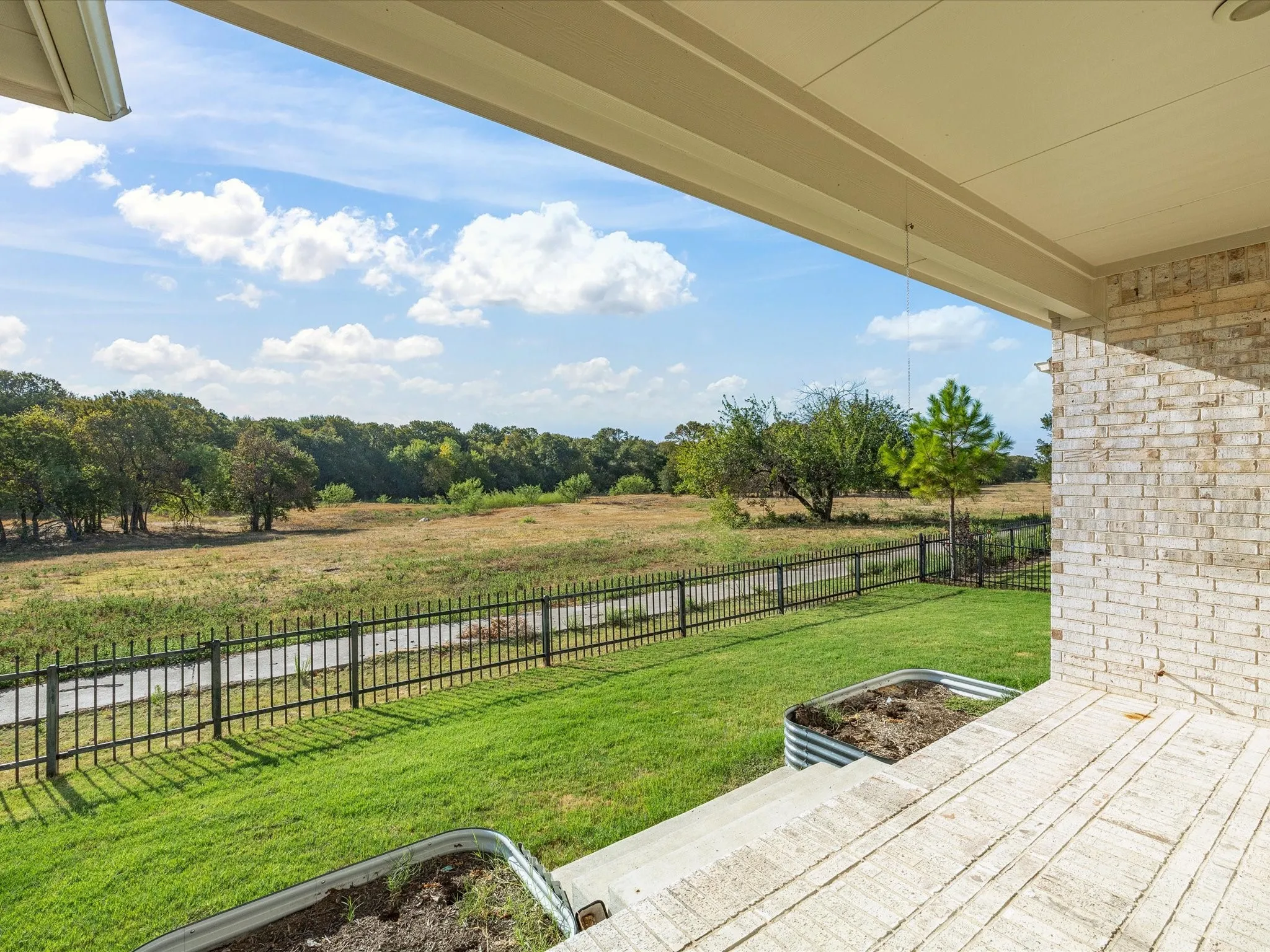 Single Family Residence For Sale in Ellis County , 1301 Carnoustie Drive, Ennis, Texas 75119, 4 Bedroom, 3 Bathroom, 2 Garage spaces, 2,295 Sqft, built in 2021, mls#21384400, Real Estate Agent in Ennis, Homes For Sale in Ellis county, Homes For Sale in Ennis, Realtor in Ennis Texas, Real Estate Brokerage Independent Realty Texas, Luminita Cordes Realtor