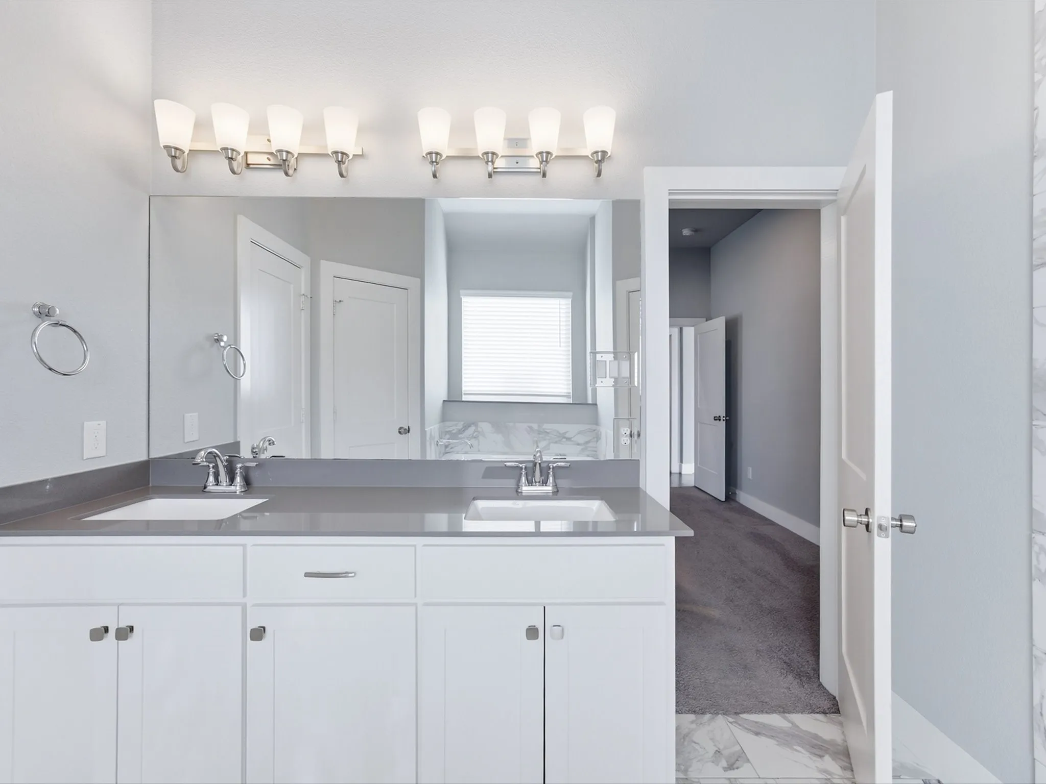 Single Family Residence For Sale in Ellis County , 1301 Carnoustie Drive, Ennis, Texas 75119, 4 Bedroom, 3 Bathroom, 2 Garage spaces, 2,295 Sqft, built in 2021, mls#21384400, Real Estate Agent in Ennis, Homes For Sale in Ellis county, Homes For Sale in Ennis, Realtor in Ennis Texas, Real Estate Brokerage Independent Realty Texas, Luminita Cordes Realtor