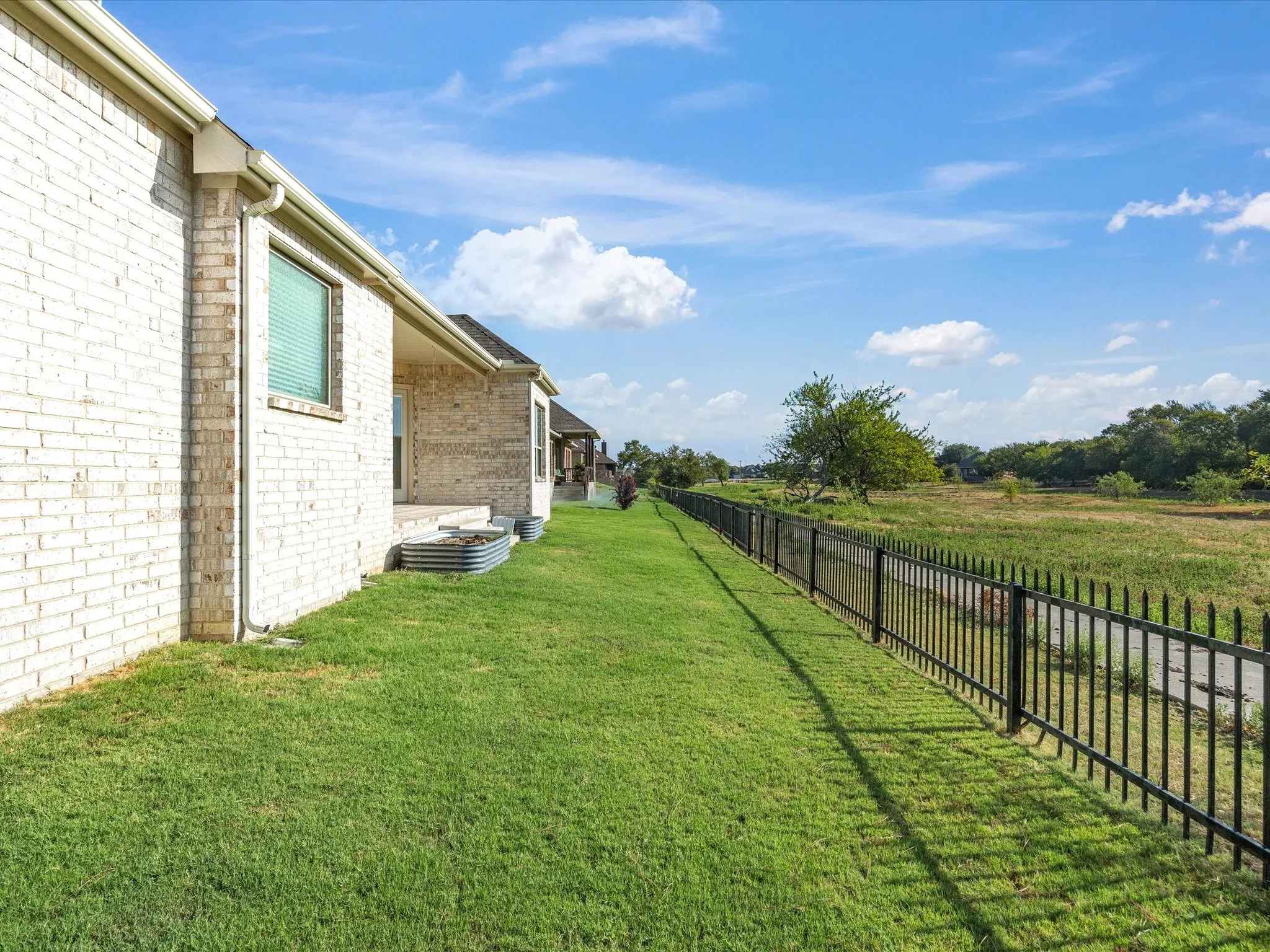Single Family Residence For Sale in Ellis County , 1301 Carnoustie Drive, Ennis, Texas 75119, 4 Bedroom, 3 Bathroom, 2 Garage spaces, 2,295 Sqft, built in 2021, mls#21384400, Real Estate Agent in Ennis, Homes For Sale in Ellis county, Homes For Sale in Ennis, Realtor in Ennis Texas, Real Estate Brokerage Independent Realty Texas, Luminita Cordes Realtor