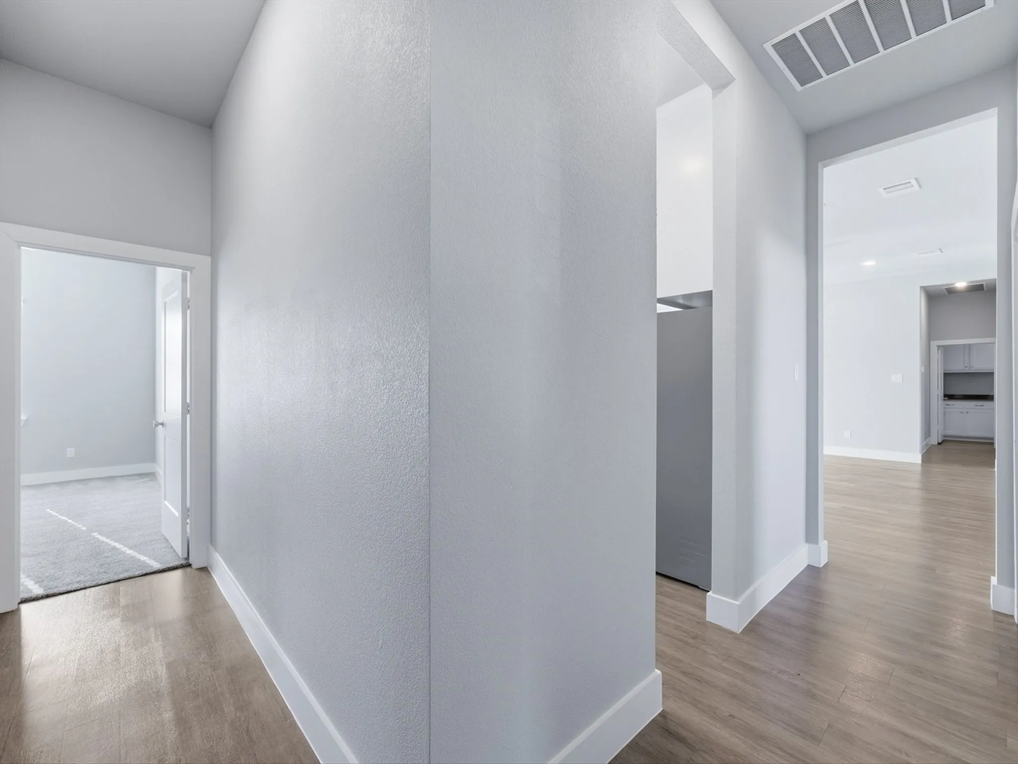 Single Family Residence For Sale in Ellis County , 1301 Carnoustie Drive, Ennis, Texas 75119, 4 Bedroom, 3 Bathroom, 2 Garage spaces, 2,295 Sqft, built in 2021, mls#21384400, Real Estate Agent in Ennis, Homes For Sale in Ellis county, Homes For Sale in Ennis, Realtor in Ennis Texas, Real Estate Brokerage Independent Realty Texas, Luminita Cordes Realtor