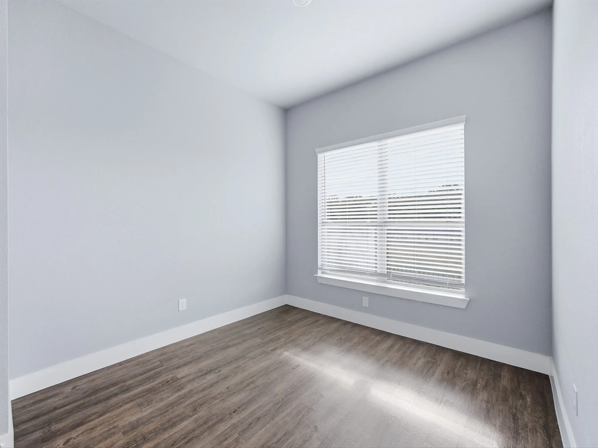 Single Family Residence For Sale in Ellis County , 1301 Carnoustie Drive, Ennis, Texas 75119, 4 Bedroom, 3 Bathroom, 2 Garage spaces, 2,295 Sqft, built in 2021, mls#21384400, Real Estate Agent in Ennis, Homes For Sale in Ellis county, Homes For Sale in Ennis, Realtor in Ennis Texas, Real Estate Brokerage Independent Realty Texas, Luminita Cordes Realtor