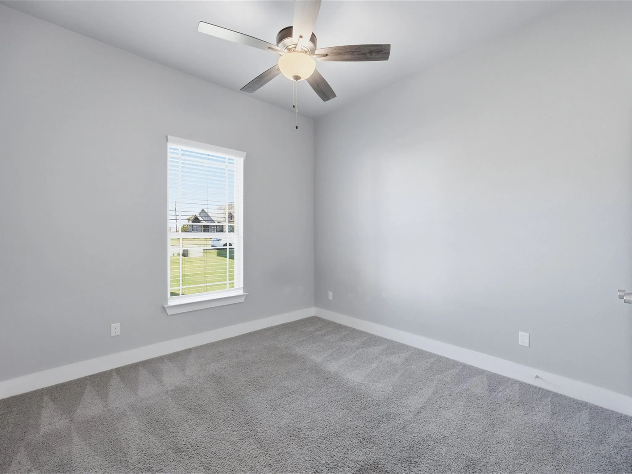 Single Family Residence For Sale in Ellis County , 1301 Carnoustie Drive, Ennis, Texas 75119, 4 Bedroom, 3 Bathroom, 2 Garage spaces, 2,295 Sqft, built in 2021, mls#21384400, Real Estate Agent in Ennis, Homes For Sale in Ellis county, Homes For Sale in Ennis, Realtor in Ennis Texas, Real Estate Brokerage Independent Realty Texas, Luminita Cordes Realtor