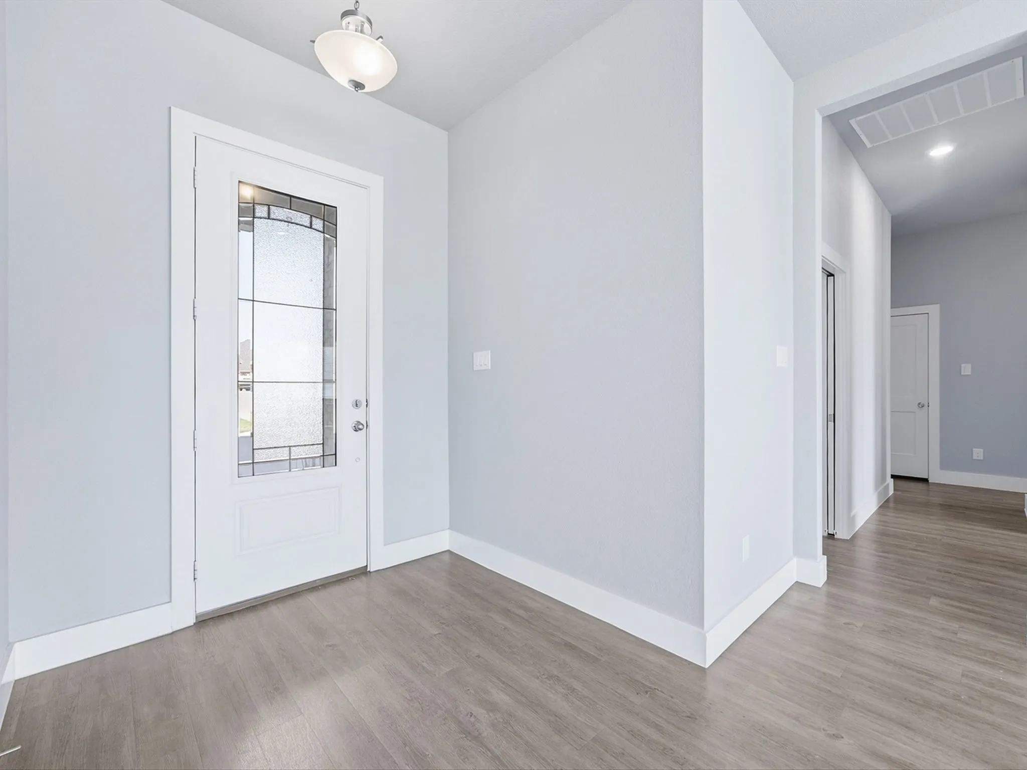 Single Family Residence For Sale in Ellis County , 1301 Carnoustie Drive, Ennis, Texas 75119, 4 Bedroom, 3 Bathroom, 2 Garage spaces, 2,295 Sqft, built in 2021, mls#21384400, Real Estate Agent in Ennis, Homes For Sale in Ellis county, Homes For Sale in Ennis, Realtor in Ennis Texas, Real Estate Brokerage Independent Realty Texas, Luminita Cordes Realtor