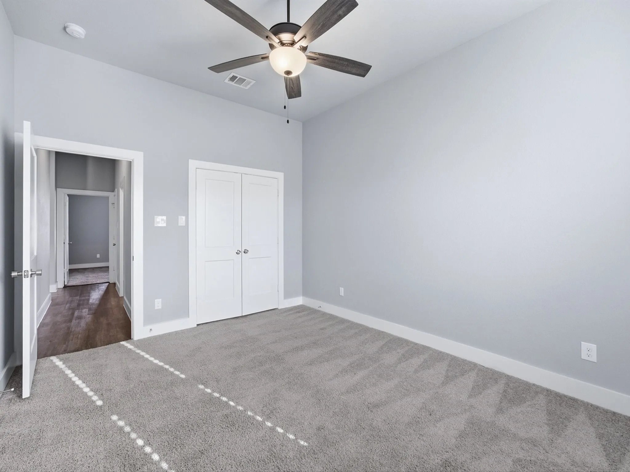 Single Family Residence For Sale in Ellis County , 1301 Carnoustie Drive, Ennis, Texas 75119, 4 Bedroom, 3 Bathroom, 2 Garage spaces, 2,295 Sqft, built in 2021, mls#21384400, Real Estate Agent in Ennis, Homes For Sale in Ellis county, Homes For Sale in Ennis, Realtor in Ennis Texas, Real Estate Brokerage Independent Realty Texas, Luminita Cordes Realtor