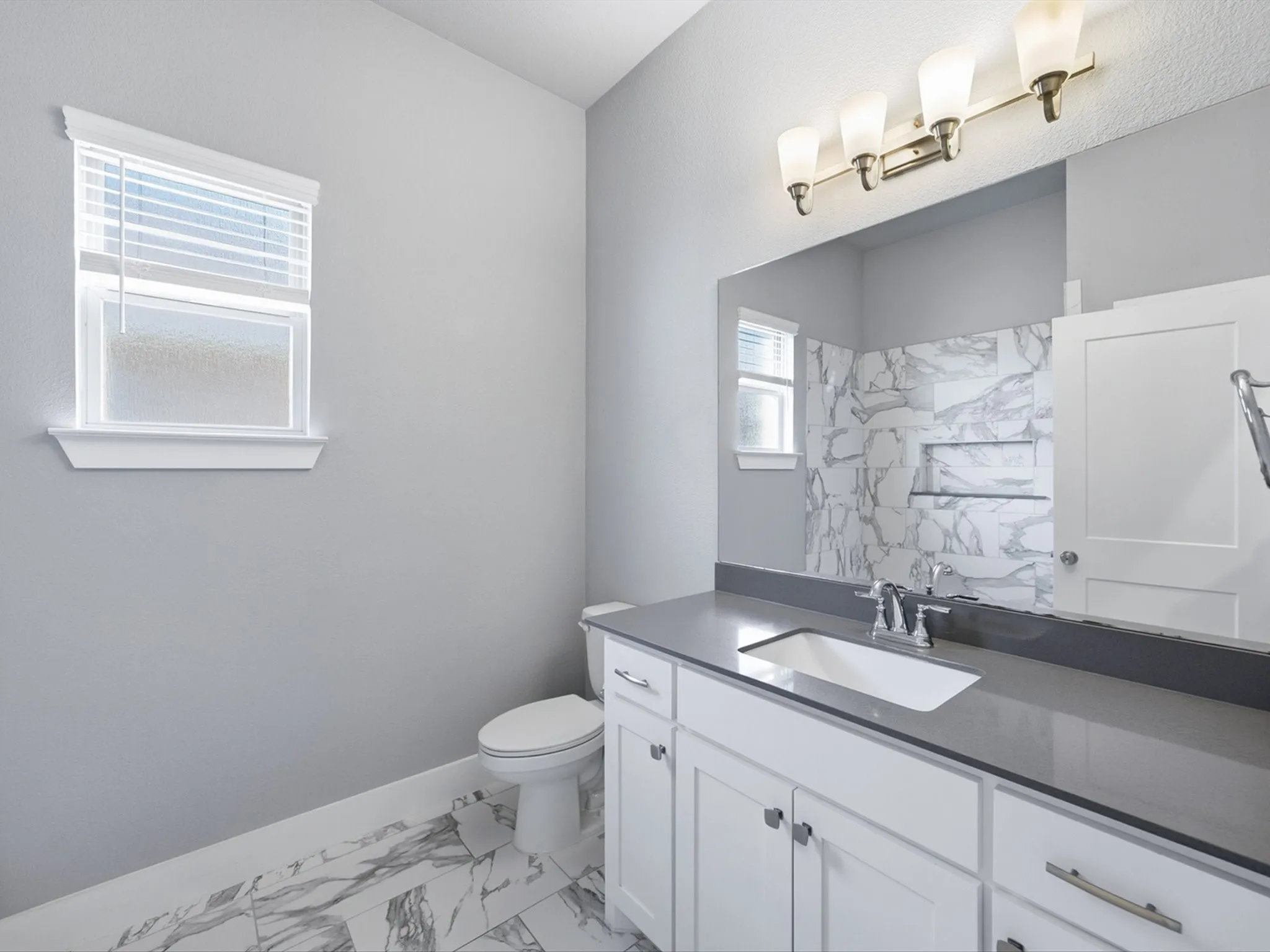 Single Family Residence For Sale in Ellis County , 1301 Carnoustie Drive, Ennis, Texas 75119, 4 Bedroom, 3 Bathroom, 2 Garage spaces, 2,295 Sqft, built in 2021, mls#21384400, Real Estate Agent in Ennis, Homes For Sale in Ellis county, Homes For Sale in Ennis, Realtor in Ennis Texas, Real Estate Brokerage Independent Realty Texas, Luminita Cordes Realtor