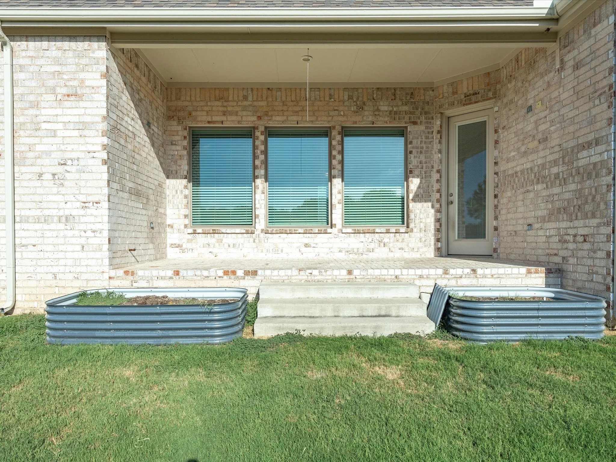 Single Family Residence For Sale in Ellis County , 1301 Carnoustie Drive, Ennis, Texas 75119, 4 Bedroom, 3 Bathroom, 2 Garage spaces, 2,295 Sqft, built in 2021, mls#21384400, Real Estate Agent in Ennis, Homes For Sale in Ellis county, Homes For Sale in Ennis, Realtor in Ennis Texas, Real Estate Brokerage Independent Realty Texas, Luminita Cordes Realtor