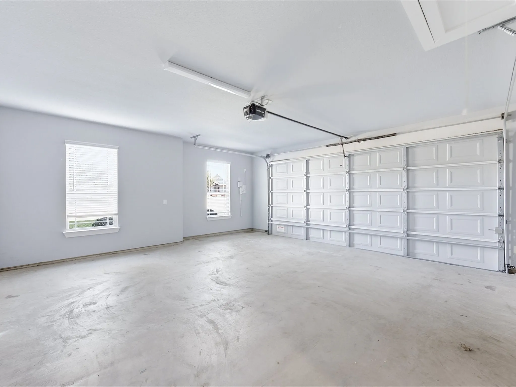 Single Family Residence For Sale in Ellis County , 1301 Carnoustie Drive, Ennis, Texas 75119, 4 Bedroom, 3 Bathroom, 2 Garage spaces, 2,295 Sqft, built in 2021, mls#21384400, Real Estate Agent in Ennis, Homes For Sale in Ellis county, Homes For Sale in Ennis, Realtor in Ennis Texas, Real Estate Brokerage Independent Realty Texas, Luminita Cordes Realtor