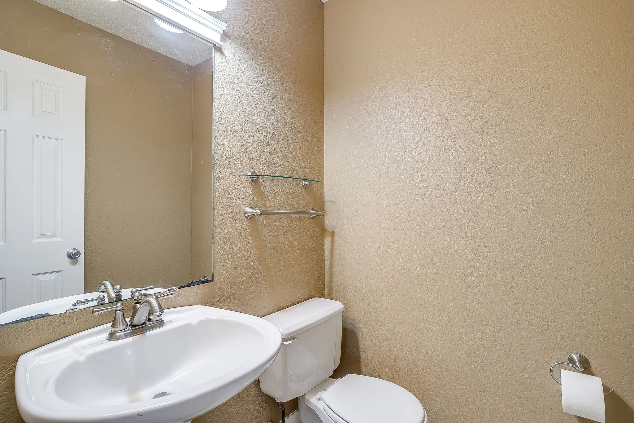 Single Family Residence For Sale in Johnson County , 8129 County Road 804, Burleson, Texas 76028, 3 Bedroom, 3 Bathroom, 2 Garage spaces, 2,113 Sqft, built in 1991, mls#21385069, Real Estate Agent in Burleson, Homes For Sale in Johnson county, Homes For Sale in Burleson, Realtor in Burleson Texas, Real Estate Brokerage Independent Realty Texas, Luminita Cordes Realtor