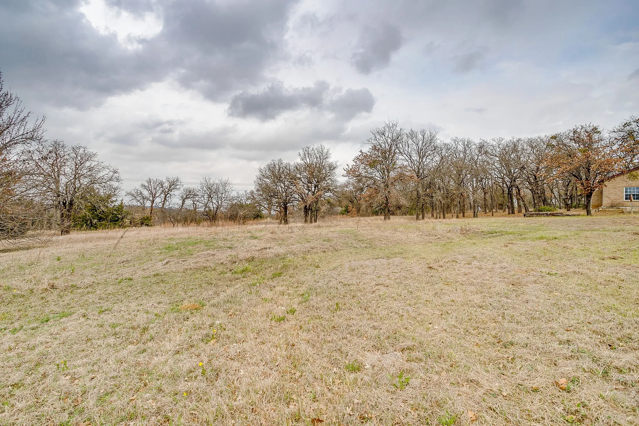 Single Family Residence For Sale in Johnson County , 8129 County Road 804, Burleson, Texas 76028, 3 Bedroom, 3 Bathroom, 2 Garage spaces, 2,113 Sqft, built in 1991, mls#21385069, Real Estate Agent in Burleson, Homes For Sale in Johnson county, Homes For Sale in Burleson, Realtor in Burleson Texas, Real Estate Brokerage Independent Realty Texas, Luminita Cordes Realtor