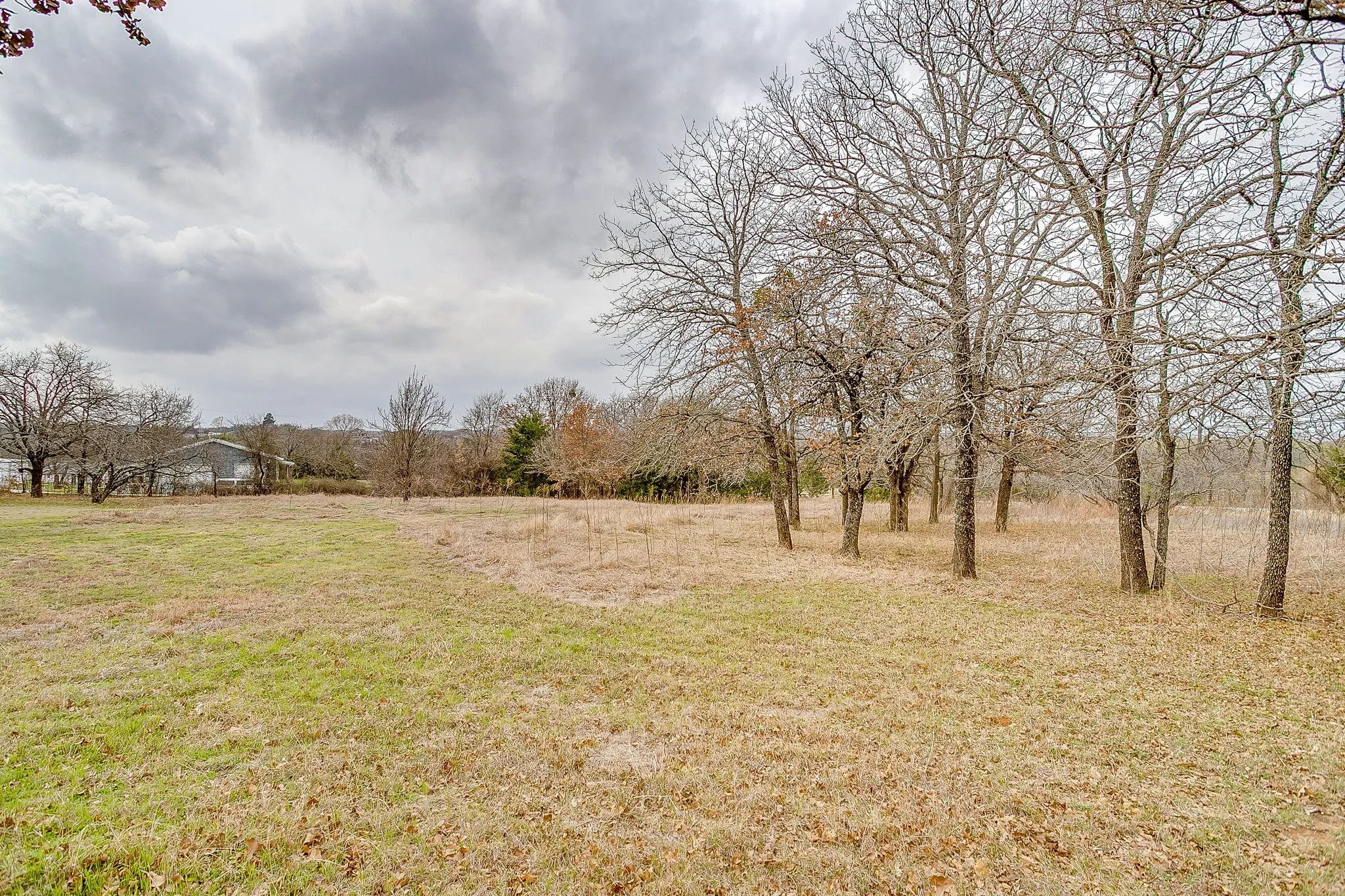 Single Family Residence For Sale in Johnson County , 8129 County Road 804, Burleson, Texas 76028, 3 Bedroom, 3 Bathroom, 2 Garage spaces, 2,113 Sqft, built in 1991, mls#21385069, Real Estate Agent in Burleson, Homes For Sale in Johnson county, Homes For Sale in Burleson, Realtor in Burleson Texas, Real Estate Brokerage Independent Realty Texas, Luminita Cordes Realtor