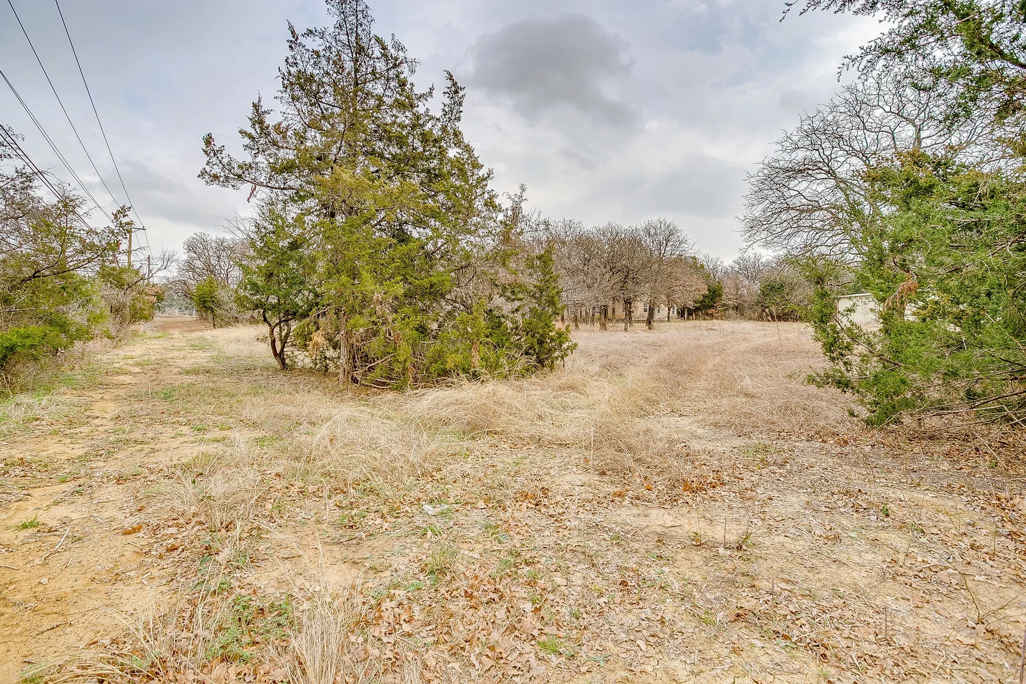 Single Family Residence For Sale in Johnson County , 8129 County Road 804, Burleson, Texas 76028, 3 Bedroom, 3 Bathroom, 2 Garage spaces, 2,113 Sqft, built in 1991, mls#21385069, Real Estate Agent in Burleson, Homes For Sale in Johnson county, Homes For Sale in Burleson, Realtor in Burleson Texas, Real Estate Brokerage Independent Realty Texas, Luminita Cordes Realtor