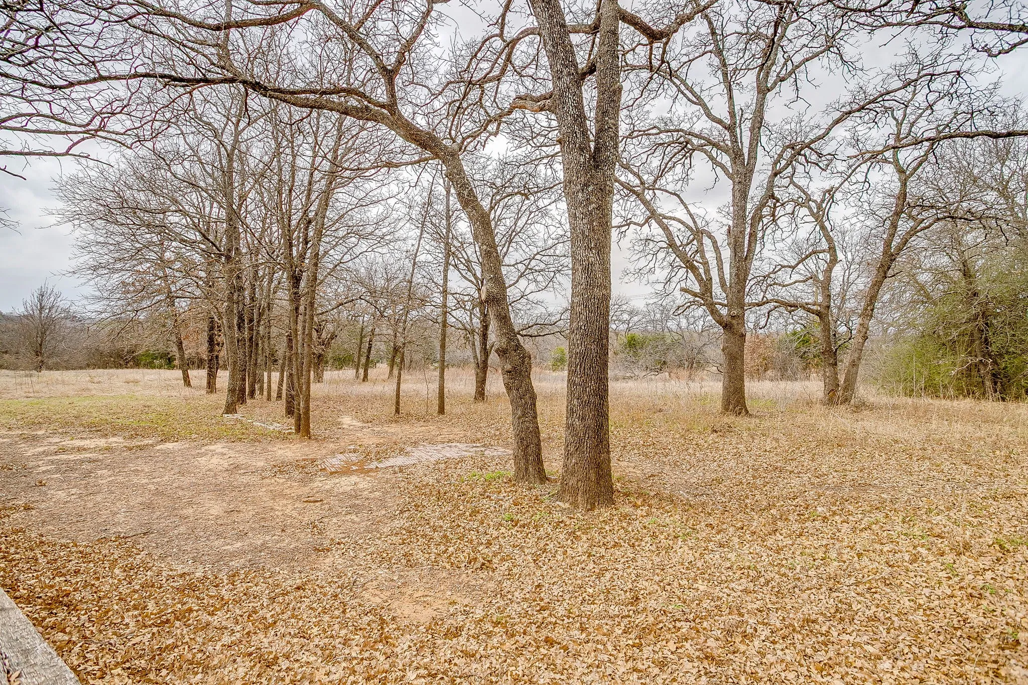 Single Family Residence For Sale in Johnson County , 8129 County Road 804, Burleson, Texas 76028, 3 Bedroom, 3 Bathroom, 2 Garage spaces, 2,113 Sqft, built in 1991, mls#21385069, Real Estate Agent in Burleson, Homes For Sale in Johnson county, Homes For Sale in Burleson, Realtor in Burleson Texas, Real Estate Brokerage Independent Realty Texas, Luminita Cordes Realtor