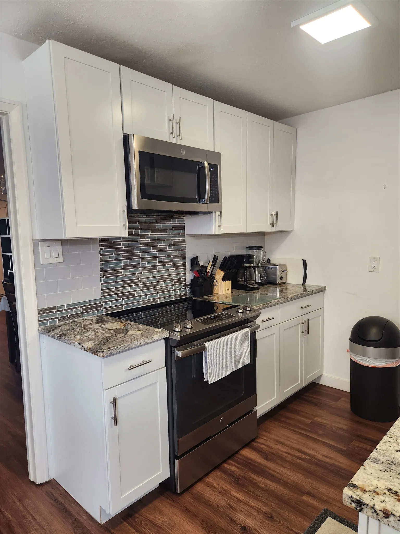 Condominium For Rent in Dallas County , 11304 Park Central Place B, Dallas, Texas 75230, 2 Bedroom, 2 Bathroom, Garage spaces, 1,056 Sqft, built in 1961, mls#21381473, Real Estate Agent in Dallas, Homes For Rent in Dallas county, Homes For Rent in Dallas, Realtor in Dallas Texas, Real Estate Brokerage Independent Realty Texas, Luminita Cordes Realtor