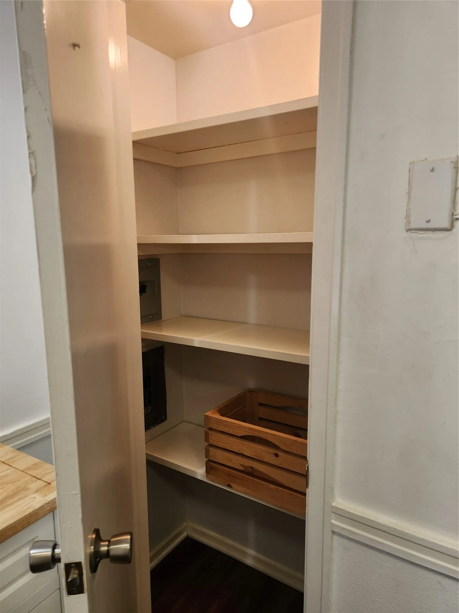 Condominium For Rent in Dallas County , 11304 Park Central Place B, Dallas, Texas 75230, 2 Bedroom, 2 Bathroom, Garage spaces, 1,056 Sqft, built in 1961, mls#21381473, Real Estate Agent in Dallas, Homes For Rent in Dallas county, Homes For Rent in Dallas, Realtor in Dallas Texas, Real Estate Brokerage Independent Realty Texas, Luminita Cordes Realtor