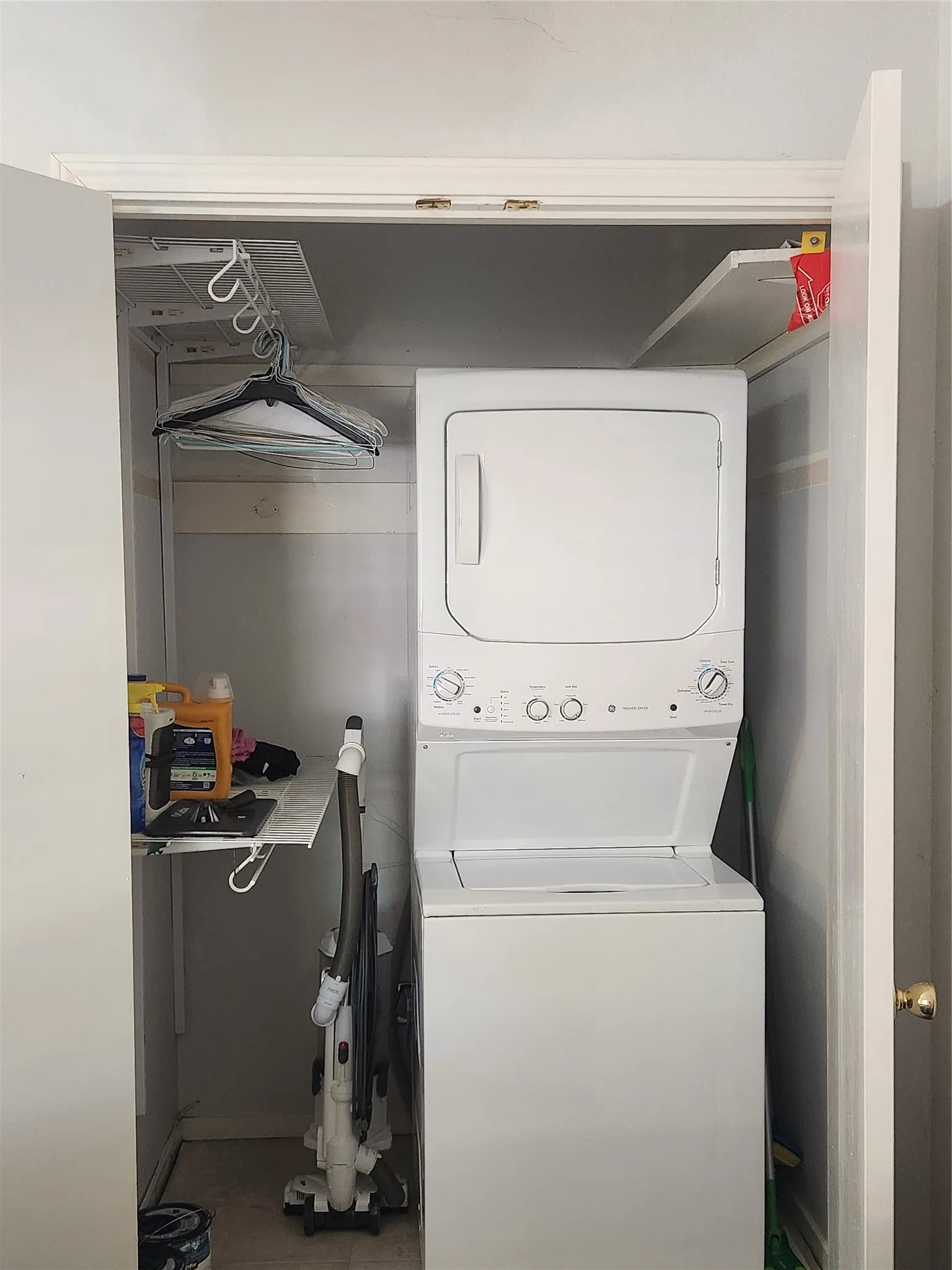 Condominium For Rent in Dallas County , 11304 Park Central Place B, Dallas, Texas 75230, 2 Bedroom, 2 Bathroom, Garage spaces, 1,056 Sqft, built in 1961, mls#21381473, Real Estate Agent in Dallas, Homes For Rent in Dallas county, Homes For Rent in Dallas, Realtor in Dallas Texas, Real Estate Brokerage Independent Realty Texas, Luminita Cordes Realtor