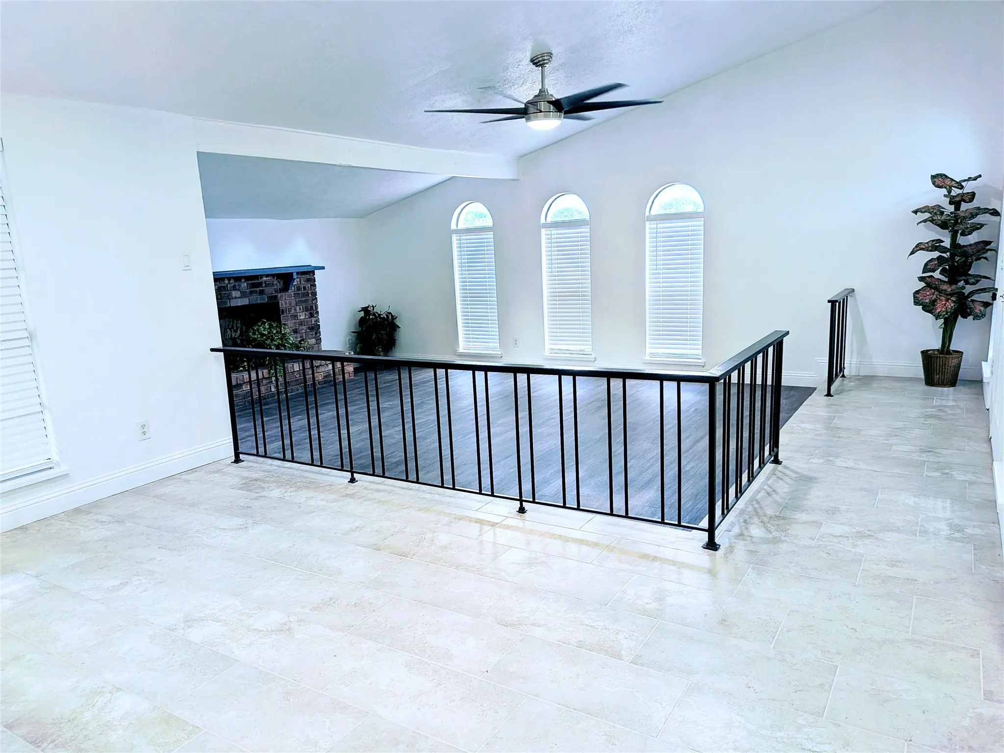 Single Family Residence For Sale in Dallas County , 9015 High Plain Lane, Dallas, Texas 75249, 3 Bedroom, 2 Bathroom, 2 Garage spaces, 1,788 Sqft, built in 1977, mls#21385070, Real Estate Agent in Dallas, Homes For Sale in Dallas county, Homes For Sale in Dallas, Realtor in Dallas Texas, Real Estate Brokerage Independent Realty Texas, Luminita Cordes Realtor