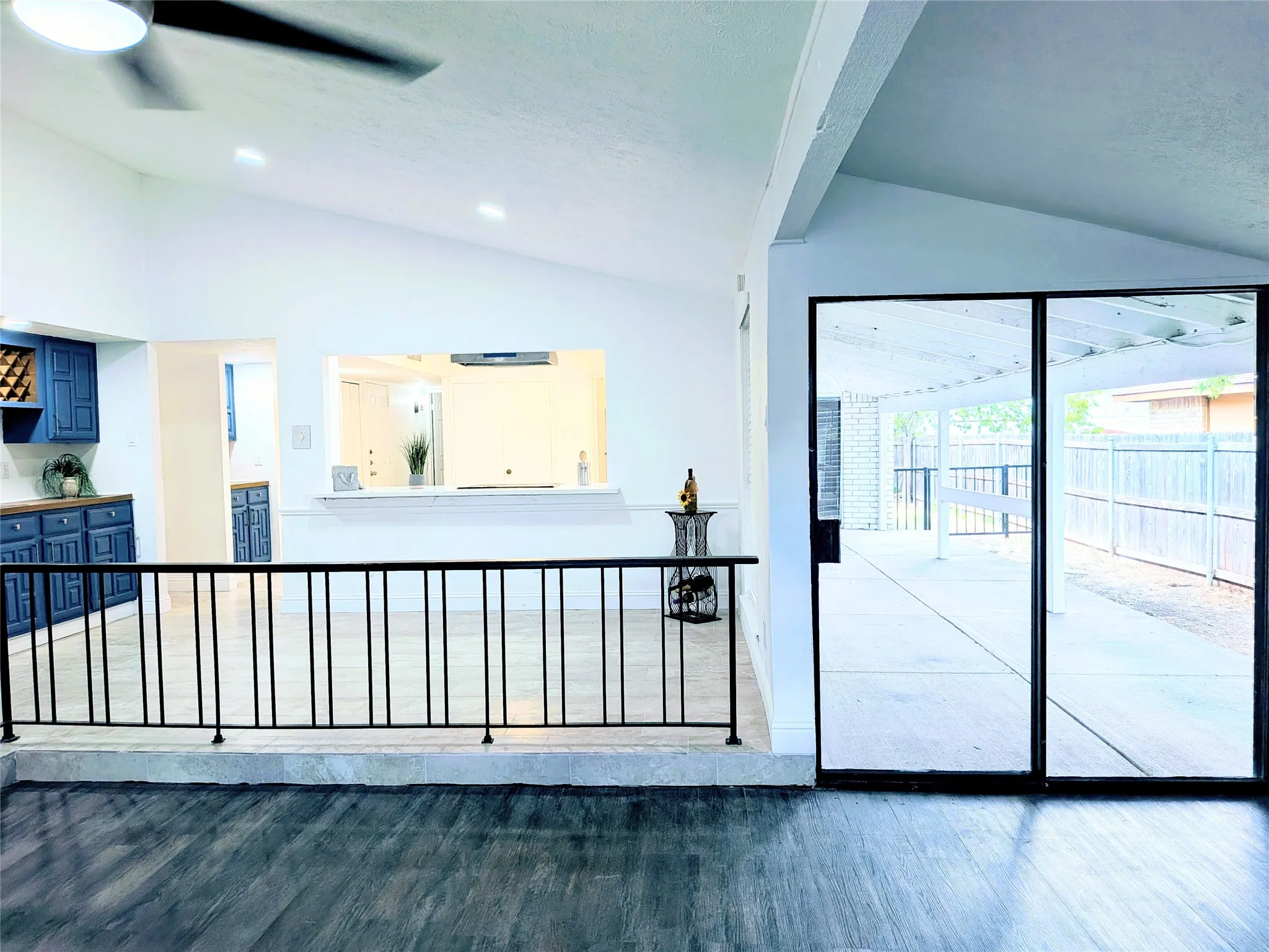 Single Family Residence For Sale in Dallas County , 9015 High Plain Lane, Dallas, Texas 75249, 3 Bedroom, 2 Bathroom, 2 Garage spaces, 1,788 Sqft, built in 1977, mls#21385070, Real Estate Agent in Dallas, Homes For Sale in Dallas county, Homes For Sale in Dallas, Realtor in Dallas Texas, Real Estate Brokerage Independent Realty Texas, Luminita Cordes Realtor