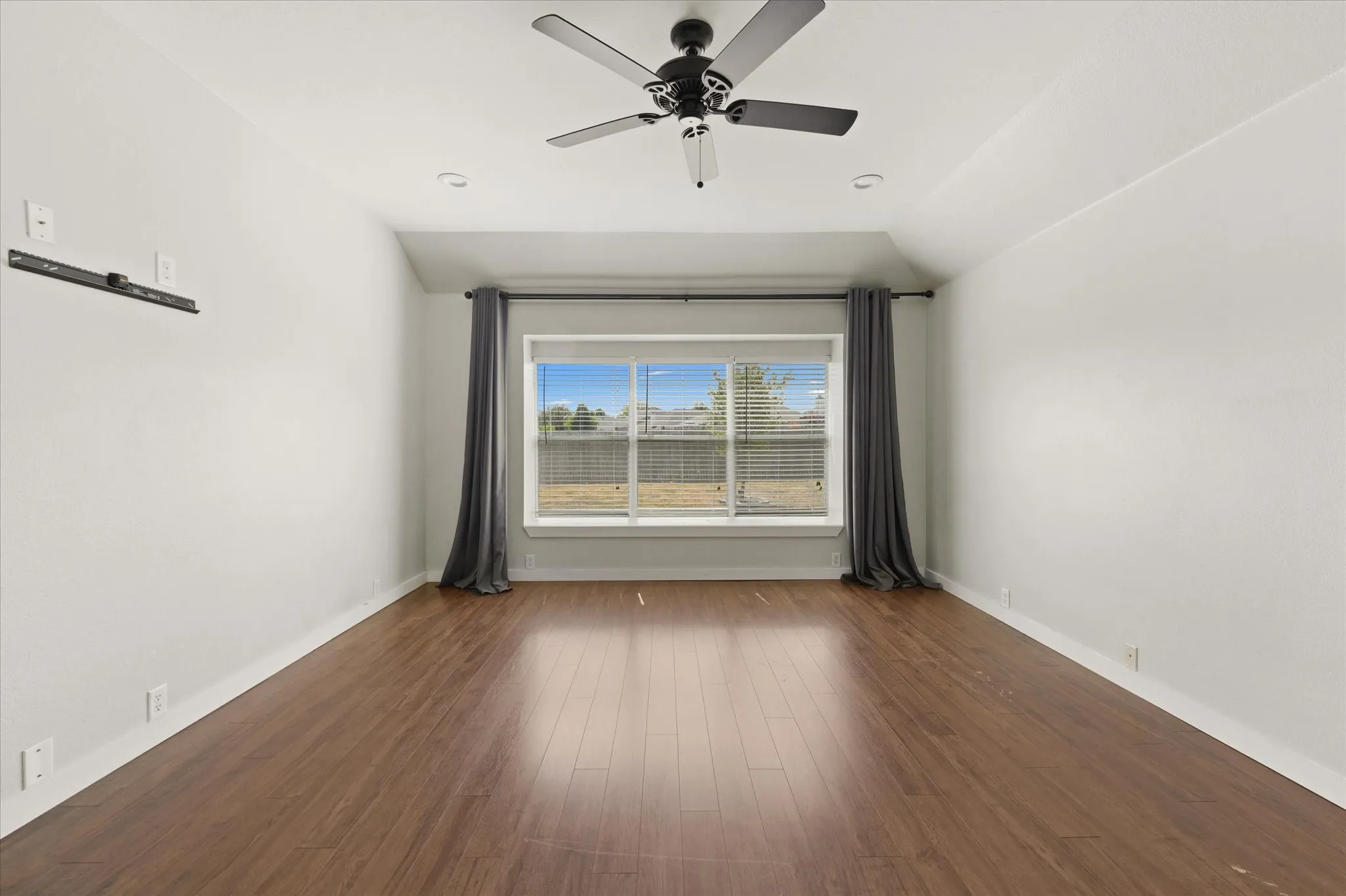 Single Family Residence For Rent in Tarrant County , 1008 Rosita Street, Arlington, Texas 76002, 3 Bedroom, 2 Bathroom, 2 Garage spaces, 1,791 Sqft, built in 2008, mls#21385071, Real Estate Agent in Arlington, Homes For Rent in Tarrant county, Homes For Rent in Arlington, Realtor in Arlington Texas, Real Estate Brokerage Independent Realty Texas, Luminita Cordes Realtor