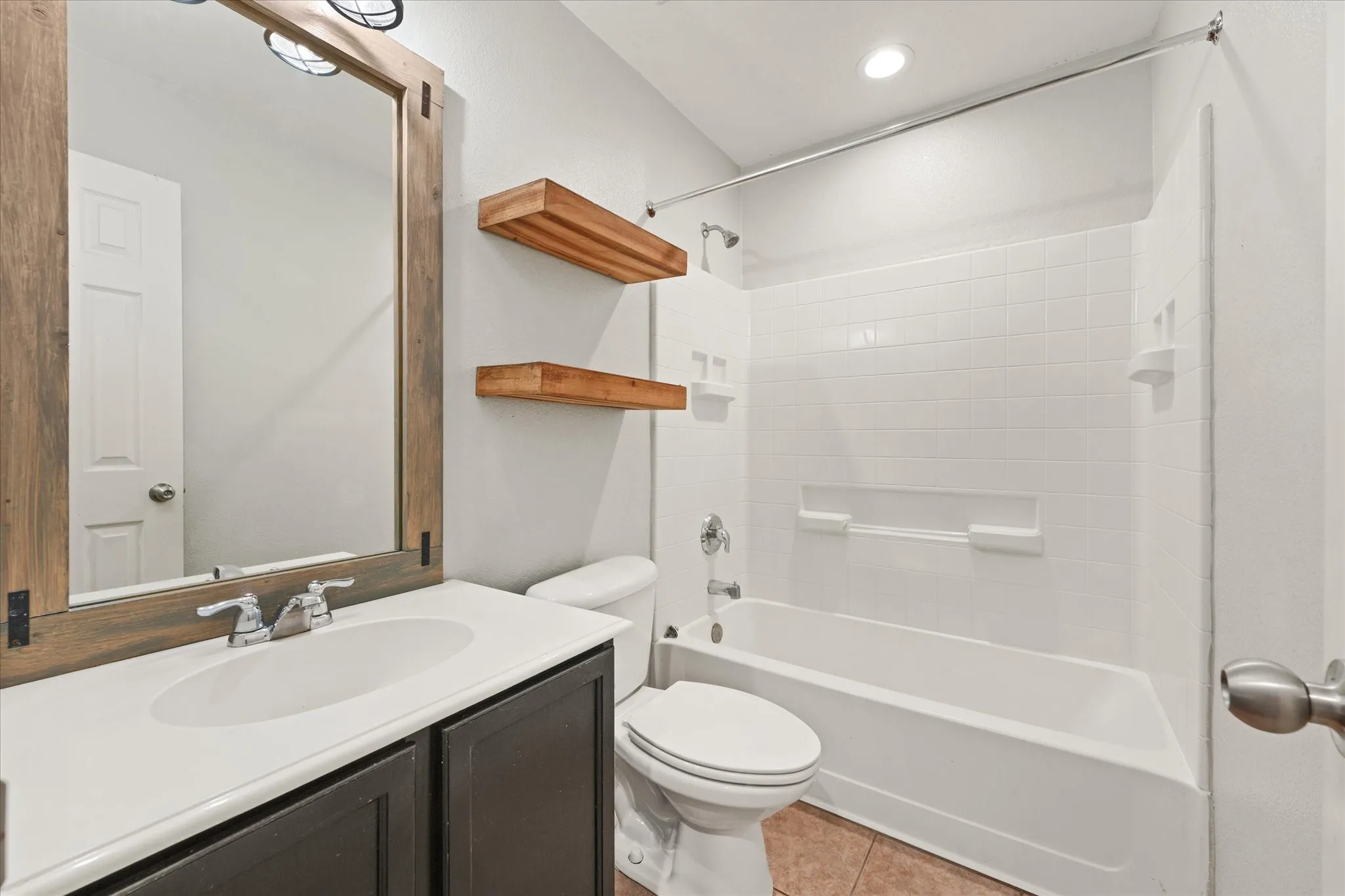 Single Family Residence For Rent in Tarrant County , 1008 Rosita Street, Arlington, Texas 76002, 3 Bedroom, 2 Bathroom, 2 Garage spaces, 1,791 Sqft, built in 2008, mls#21385071, Real Estate Agent in Arlington, Homes For Rent in Tarrant county, Homes For Rent in Arlington, Realtor in Arlington Texas, Real Estate Brokerage Independent Realty Texas, Luminita Cordes Realtor