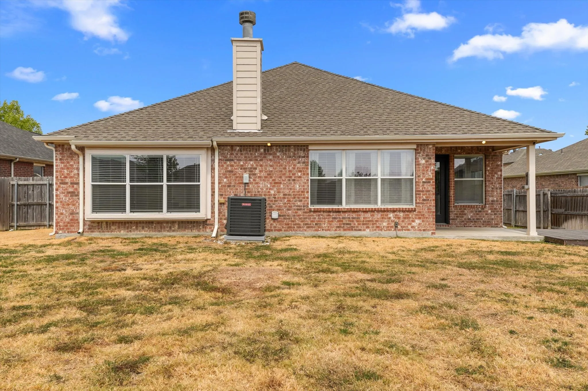 Single Family Residence For Rent in Tarrant County , 1008 Rosita Street, Arlington, Texas 76002, 3 Bedroom, 2 Bathroom, 2 Garage spaces, 1,791 Sqft, built in 2008, mls#21385071, Real Estate Agent in Arlington, Homes For Rent in Tarrant county, Homes For Rent in Arlington, Realtor in Arlington Texas, Real Estate Brokerage Independent Realty Texas, Luminita Cordes Realtor