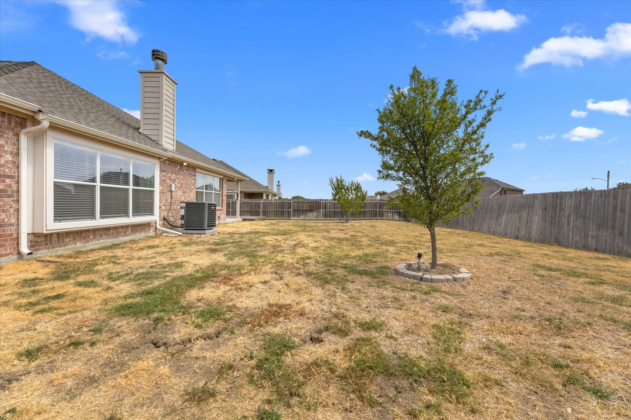 Single Family Residence For Rent in Tarrant County , 1008 Rosita Street, Arlington, Texas 76002, 3 Bedroom, 2 Bathroom, 2 Garage spaces, 1,791 Sqft, built in 2008, mls#21385071, Real Estate Agent in Arlington, Homes For Rent in Tarrant county, Homes For Rent in Arlington, Realtor in Arlington Texas, Real Estate Brokerage Independent Realty Texas, Luminita Cordes Realtor