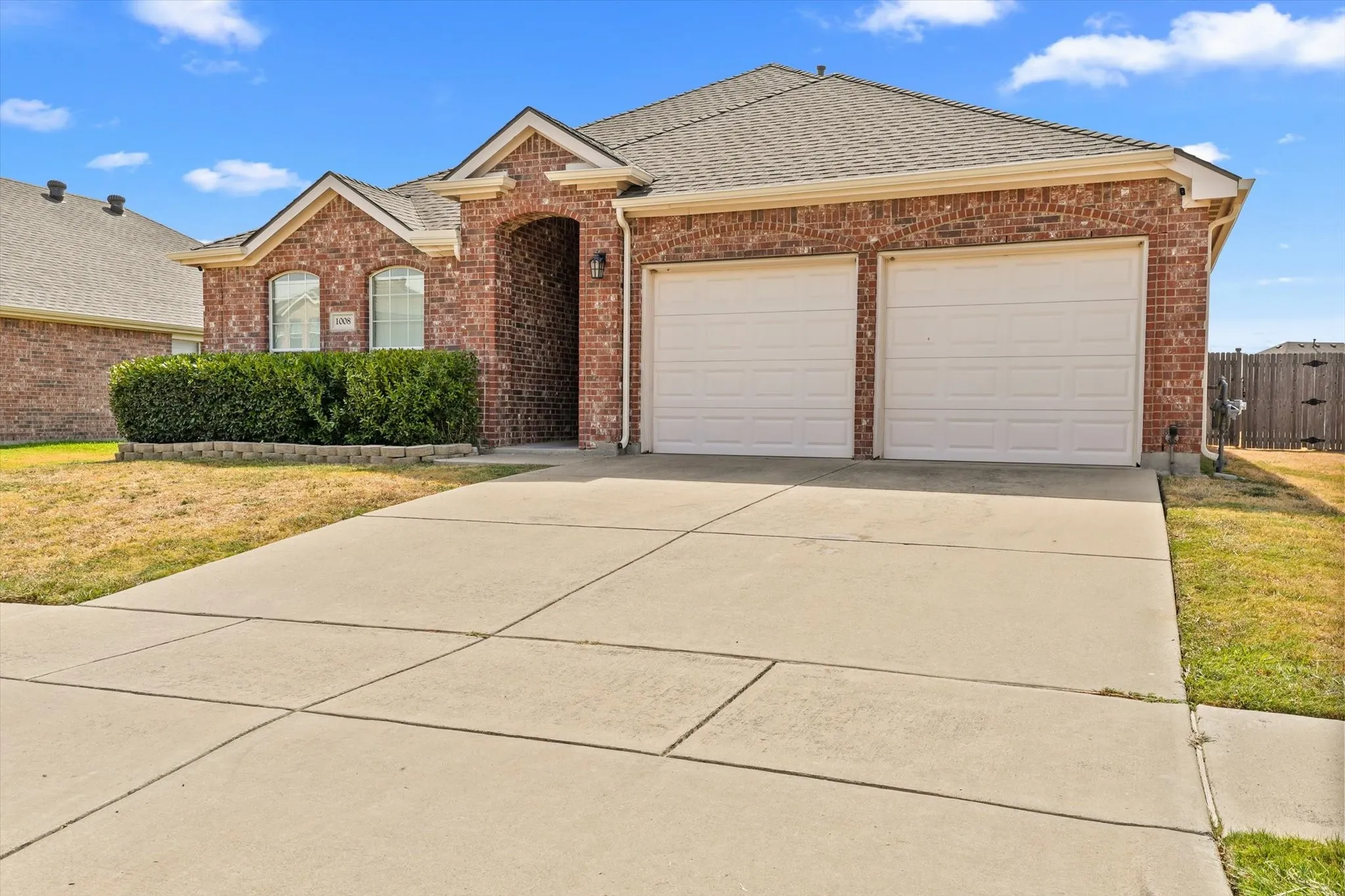 Single Family Residence For Rent in Tarrant County , 1008 Rosita Street, Arlington, Texas 76002, 3 Bedroom, 2 Bathroom, 2 Garage spaces, 1,791 Sqft, built in 2008, mls#21385071, Real Estate Agent in Arlington, Homes For Rent in Tarrant county, Homes For Rent in Arlington, Realtor in Arlington Texas, Real Estate Brokerage Independent Realty Texas, Luminita Cordes Realtor